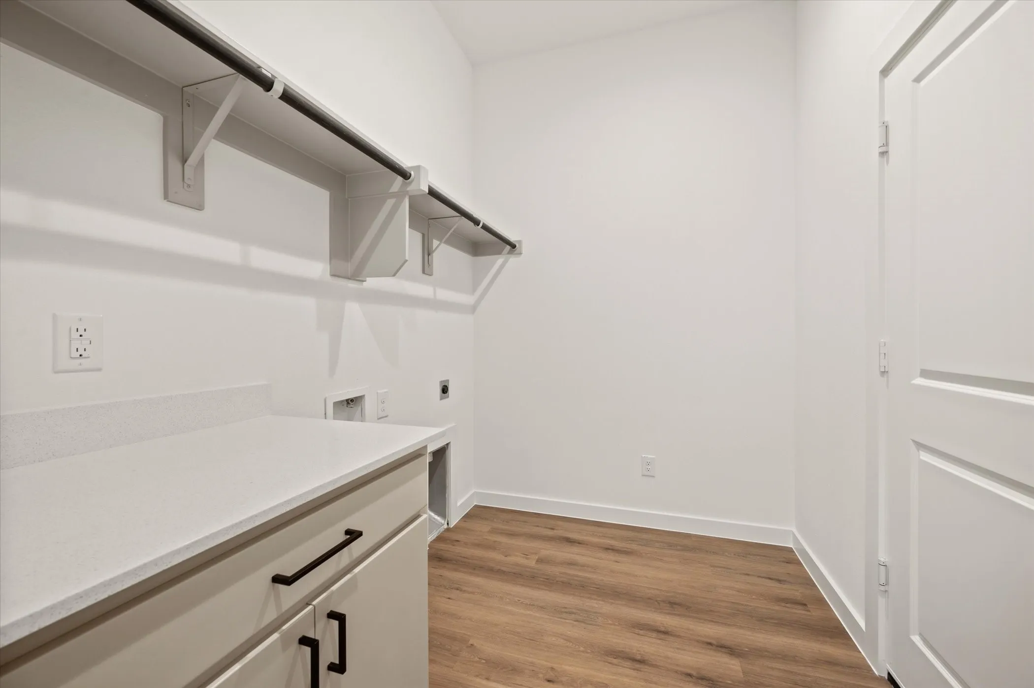 Single Family Residence For Rent in Tarrant County , 312 Tillery Circle, Grapevine, Texas 76051, 3 Bedroom, 3 Bathroom, 2 Garage spaces, 2,065 Sqft, built in 2023, mls#21359033, Real Estate Agent in Grapevine, Homes For Rent in Tarrant county, Homes For Rent in Grapevine, Realtor in Grapevine Texas, Real Estate Brokerage Independent Realty Texas, Luminita Cordes Realtor