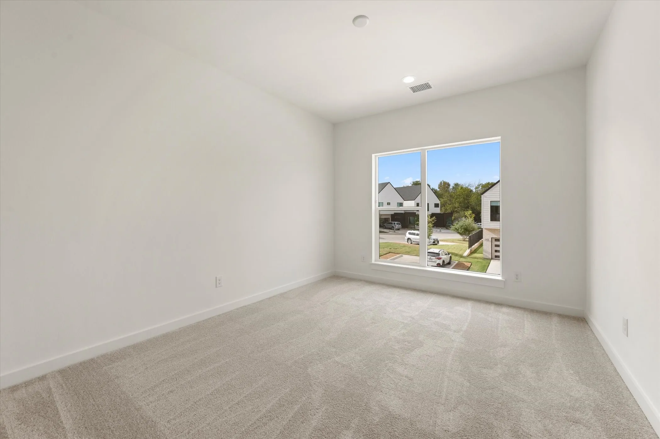 Single Family Residence For Rent in Tarrant County , 312 Tillery Circle, Grapevine, Texas 76051, 3 Bedroom, 3 Bathroom, 2 Garage spaces, 2,065 Sqft, built in 2023, mls#21359033, Real Estate Agent in Grapevine, Homes For Rent in Tarrant county, Homes For Rent in Grapevine, Realtor in Grapevine Texas, Real Estate Brokerage Independent Realty Texas, Luminita Cordes Realtor
