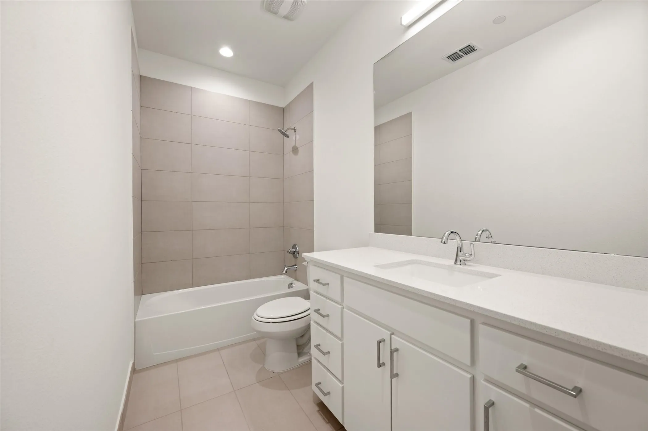 Single Family Residence For Rent in Tarrant County , 312 Tillery Circle, Grapevine, Texas 76051, 3 Bedroom, 3 Bathroom, 2 Garage spaces, 2,065 Sqft, built in 2023, mls#21359033, Real Estate Agent in Grapevine, Homes For Rent in Tarrant county, Homes For Rent in Grapevine, Realtor in Grapevine Texas, Real Estate Brokerage Independent Realty Texas, Luminita Cordes Realtor