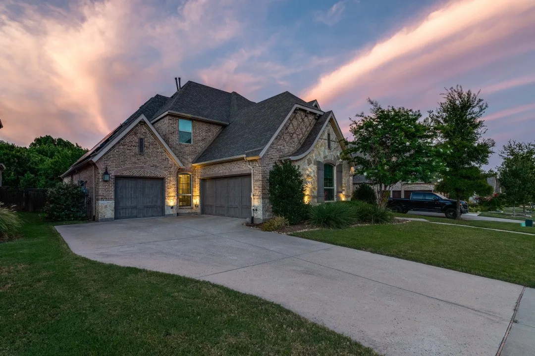 Single Family Residence For Sale in Collin County , 6220 Crystal Cove Court, Mc Kinney, Texas 75071, 4 Bedroom, 5 Bathroom, 3 Garage spaces, 4,061 Sqft, built in 2018, mls#21359040, Real Estate Agent in Mc Kinney, Homes For Sale in Collin county, Homes For Sale in Mc Kinney, Realtor in Mc Kinney Texas, Real Estate Brokerage Independent Realty Texas, Luminita Cordes Realtor