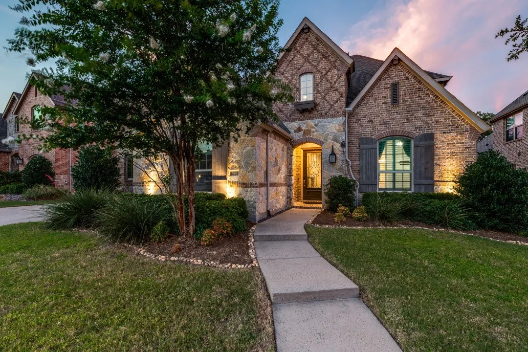 Single Family Residence For Sale in Collin County , 6220 Crystal Cove Court, Mc Kinney, Texas 75071, 4 Bedroom, 5 Bathroom, 3 Garage spaces, 4,061 Sqft, built in 2018, mls#21359040, Real Estate Agent in Mc Kinney, Homes For Sale in Collin county, Homes For Sale in Mc Kinney, Realtor in Mc Kinney Texas, Real Estate Brokerage Independent Realty Texas, Luminita Cordes Realtor