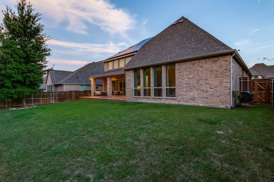 Single Family Residence For Sale in Collin County , 6220 Crystal Cove Court, Mc Kinney, Texas 75071, 4 Bedroom, 5 Bathroom, 3 Garage spaces, 4,061 Sqft, built in 2018, mls#21359040, Real Estate Agent in Mc Kinney, Homes For Sale in Collin county, Homes For Sale in Mc Kinney, Realtor in Mc Kinney Texas, Real Estate Brokerage Independent Realty Texas, Luminita Cordes Realtor