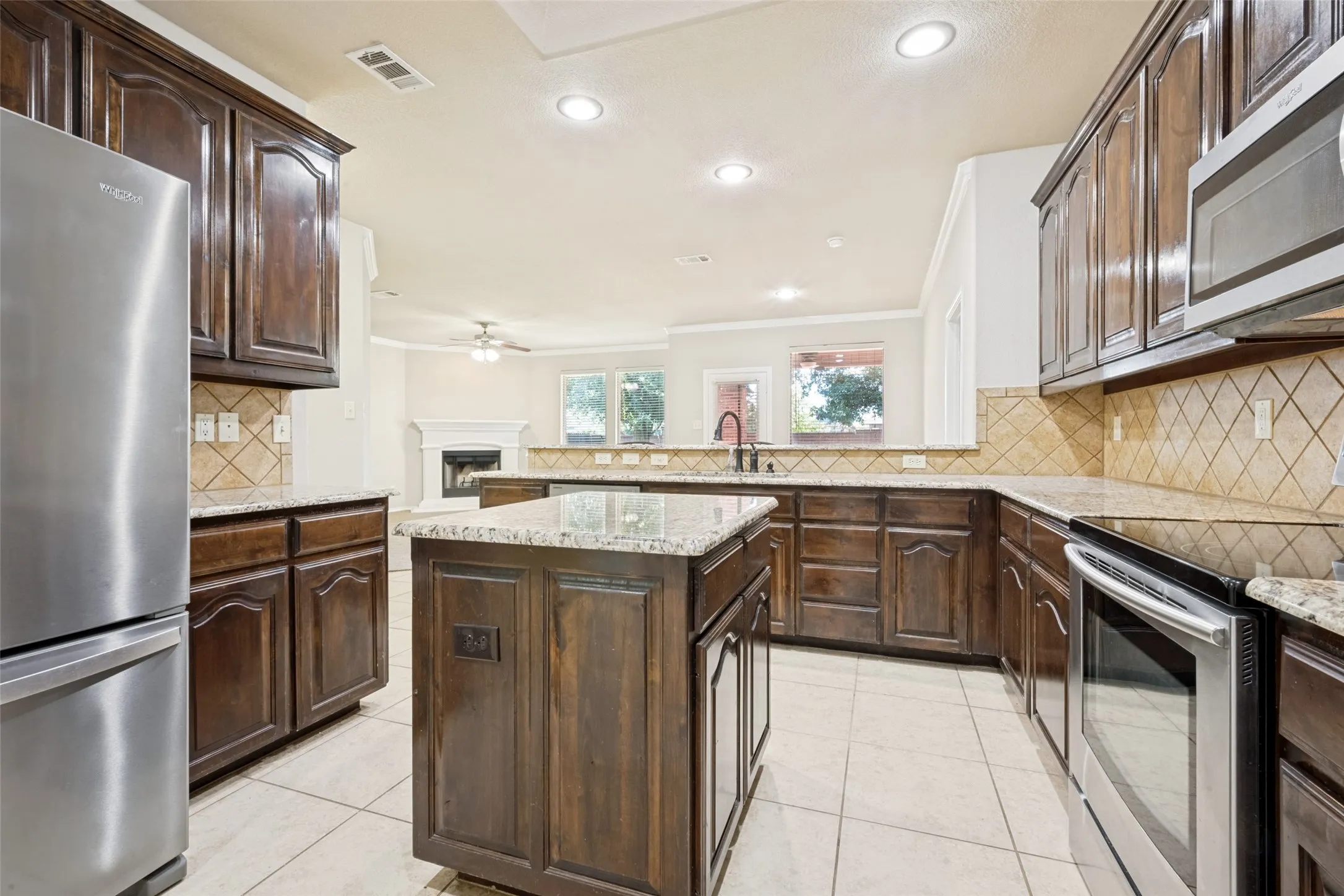 Single Family Residence For Sale in Denton County , 3225 Buckthorn Lane, Denton, Texas 76226, 3 Bedroom, 2 Bathroom, 2 Garage spaces, 1,872 Sqft, built in 2008, mls#21352791, Real Estate Agent in Denton, Homes For Sale in Denton county, Homes For Sale in Denton, Realtor in Denton Texas, Real Estate Brokerage Independent Realty Texas, Luminita Cordes Realtor