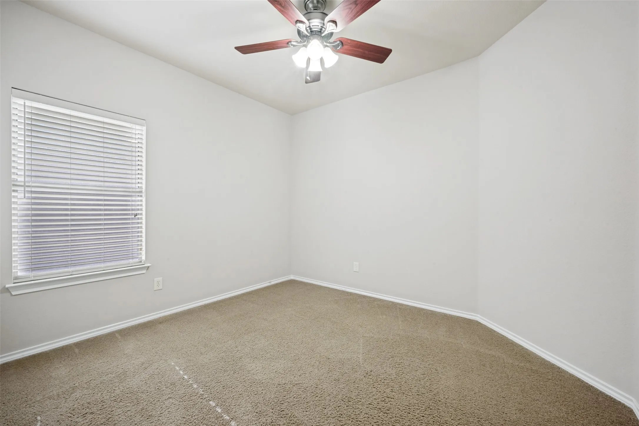 Single Family Residence For Sale in Denton County , 3225 Buckthorn Lane, Denton, Texas 76226, 3 Bedroom, 2 Bathroom, 2 Garage spaces, 1,872 Sqft, built in 2008, mls#21352791, Real Estate Agent in Denton, Homes For Sale in Denton county, Homes For Sale in Denton, Realtor in Denton Texas, Real Estate Brokerage Independent Realty Texas, Luminita Cordes Realtor
