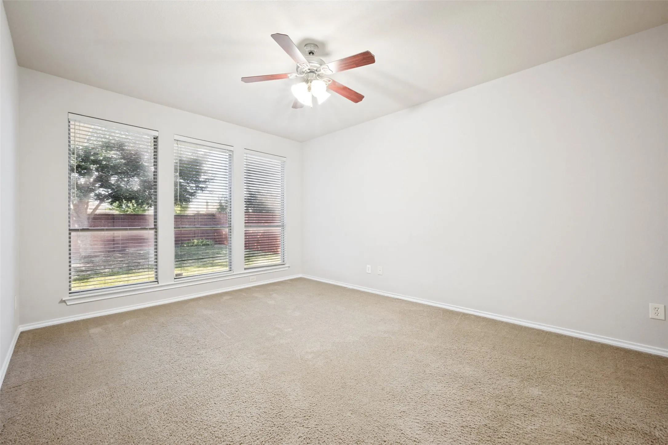 Single Family Residence For Sale in Denton County , 3225 Buckthorn Lane, Denton, Texas 76226, 3 Bedroom, 2 Bathroom, 2 Garage spaces, 1,872 Sqft, built in 2008, mls#21352791, Real Estate Agent in Denton, Homes For Sale in Denton county, Homes For Sale in Denton, Realtor in Denton Texas, Real Estate Brokerage Independent Realty Texas, Luminita Cordes Realtor