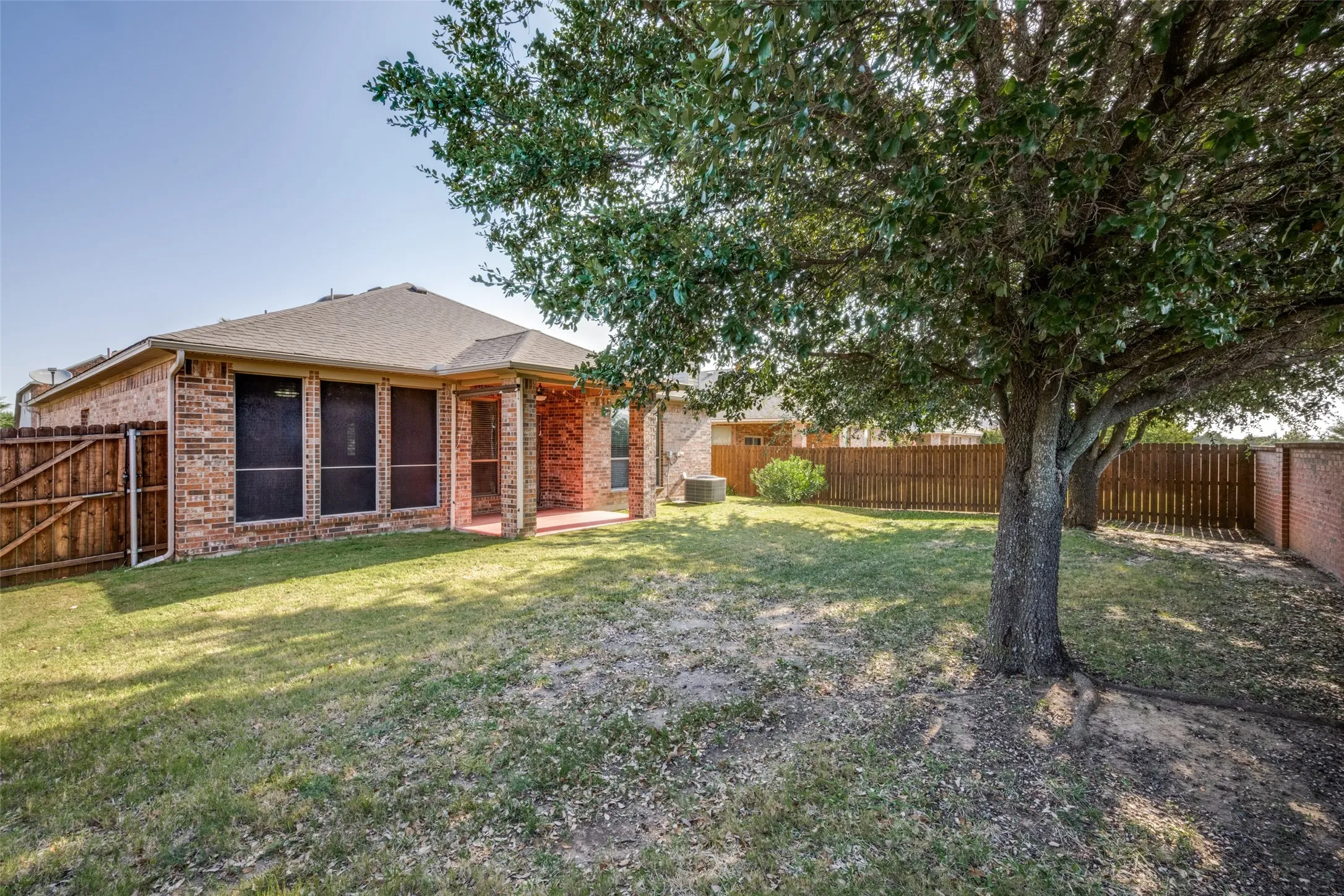 Single Family Residence For Sale in Denton County , 3225 Buckthorn Lane, Denton, Texas 76226, 3 Bedroom, 2 Bathroom, 2 Garage spaces, 1,872 Sqft, built in 2008, mls#21352791, Real Estate Agent in Denton, Homes For Sale in Denton county, Homes For Sale in Denton, Realtor in Denton Texas, Real Estate Brokerage Independent Realty Texas, Luminita Cordes Realtor