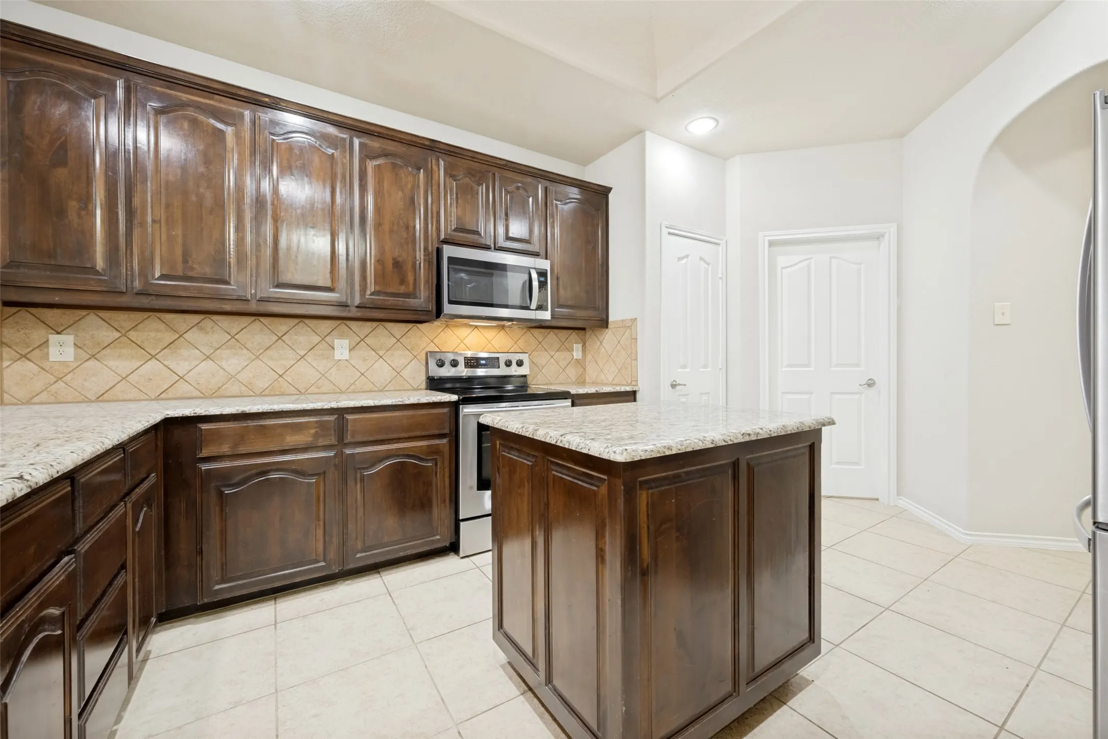 Single Family Residence For Sale in Denton County , 3225 Buckthorn Lane, Denton, Texas 76226, 3 Bedroom, 2 Bathroom, 2 Garage spaces, 1,872 Sqft, built in 2008, mls#21352791, Real Estate Agent in Denton, Homes For Sale in Denton county, Homes For Sale in Denton, Realtor in Denton Texas, Real Estate Brokerage Independent Realty Texas, Luminita Cordes Realtor