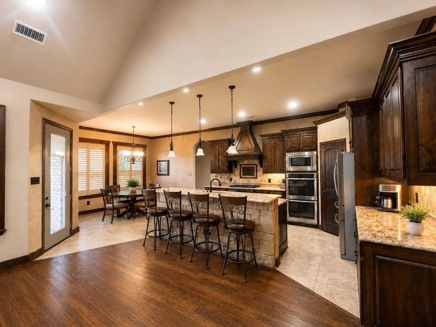 Single Family Residence For Sale in Tarrant County , 1317 Bluff Springs Drive, Fort Worth, Texas 76052, 4 Bedroom, 3 Bathroom, 3 Garage spaces, 3,081 Sqft, built in 2014, mls#21359043, Real Estate Agent in Fort Worth, Homes For Sale in Tarrant county, Homes For Sale in Fort Worth, Realtor in Fort Worth Texas, Real Estate Brokerage Independent Realty Texas, Luminita Cordes Realtor