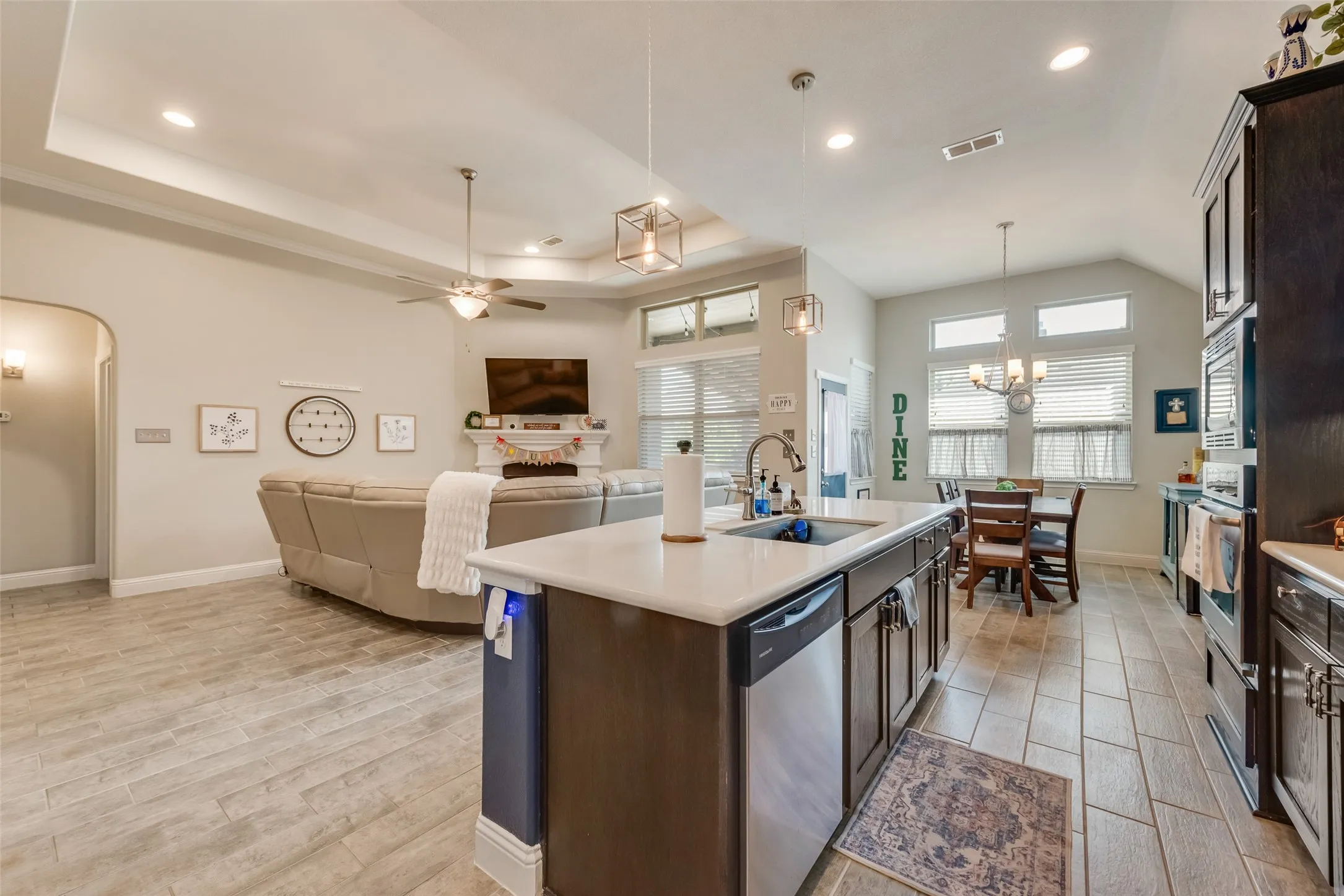 Single Family Residence For Sale in Tarrant County , 5001 Stockwhip Drive, Fort Worth, Texas 76036, 3 Bedroom, 2 Bathroom, 2 Garage spaces, 1,855 Sqft, built in 2017, mls#21358977, Real Estate Agent in Fort Worth, Homes For Sale in Tarrant county, Homes For Sale in Fort Worth, Realtor in Fort Worth Texas, Real Estate Brokerage Independent Realty Texas, Luminita Cordes Realtor