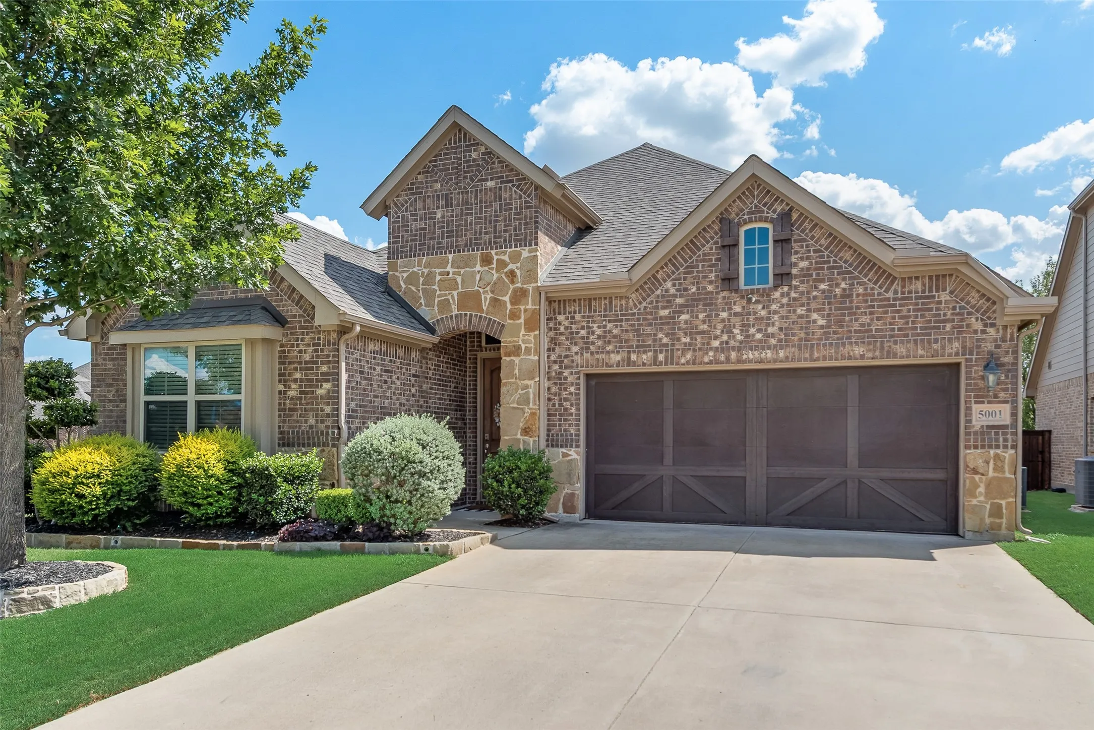 Single Family Residence For Sale in Tarrant County , 5001 Stockwhip Drive, Fort Worth, Texas 76036, 3 Bedroom, 2 Bathroom, 2 Garage spaces, 1,855 Sqft, built in 2017, mls#21358977, Real Estate Agent in Fort Worth, Homes For Sale in Tarrant county, Homes For Sale in Fort Worth, Realtor in Fort Worth Texas, Real Estate Brokerage Independent Realty Texas, Luminita Cordes Realtor