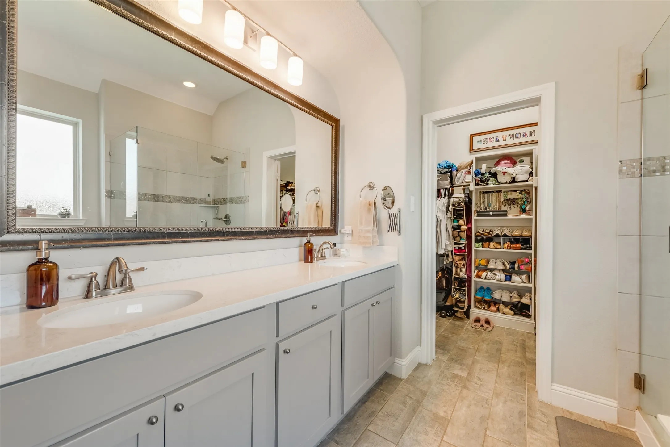 Single Family Residence For Sale in Tarrant County , 5001 Stockwhip Drive, Fort Worth, Texas 76036, 3 Bedroom, 2 Bathroom, 2 Garage spaces, 1,855 Sqft, built in 2017, mls#21358977, Real Estate Agent in Fort Worth, Homes For Sale in Tarrant county, Homes For Sale in Fort Worth, Realtor in Fort Worth Texas, Real Estate Brokerage Independent Realty Texas, Luminita Cordes Realtor