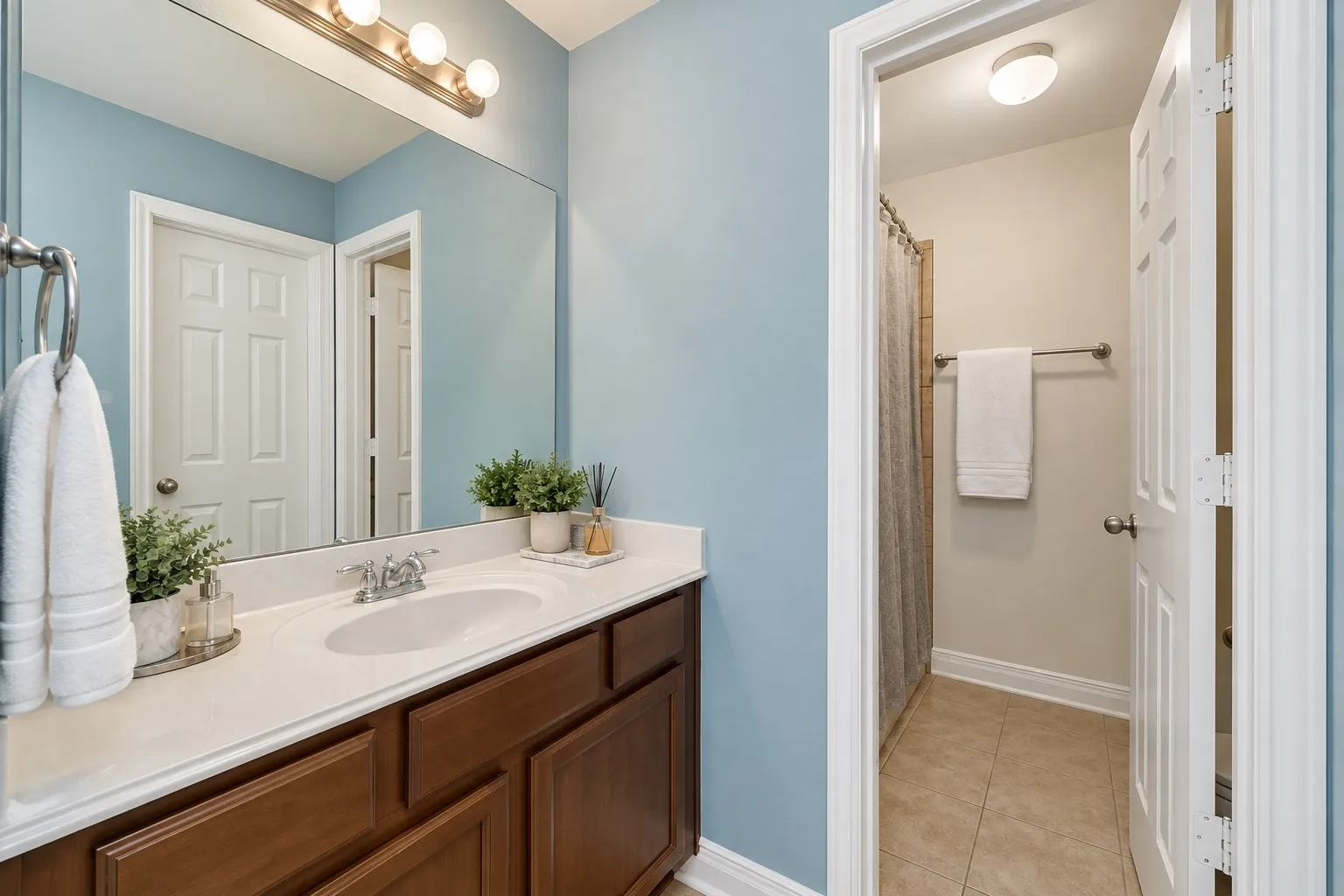 Single Family Residence For Sale in Denton County , 12590 Alfa Romeo Way, Frisco, Texas 75033, 4 Bedroom, 4 Bathroom, 2 Garage spaces, 3,707 Sqft, built in 2006, mls#21356211, Real Estate Agent in Frisco, Homes For Sale in Denton county, Homes For Sale in Frisco, Realtor in Frisco Texas, Real Estate Brokerage Independent Realty Texas, Luminita Cordes Realtor