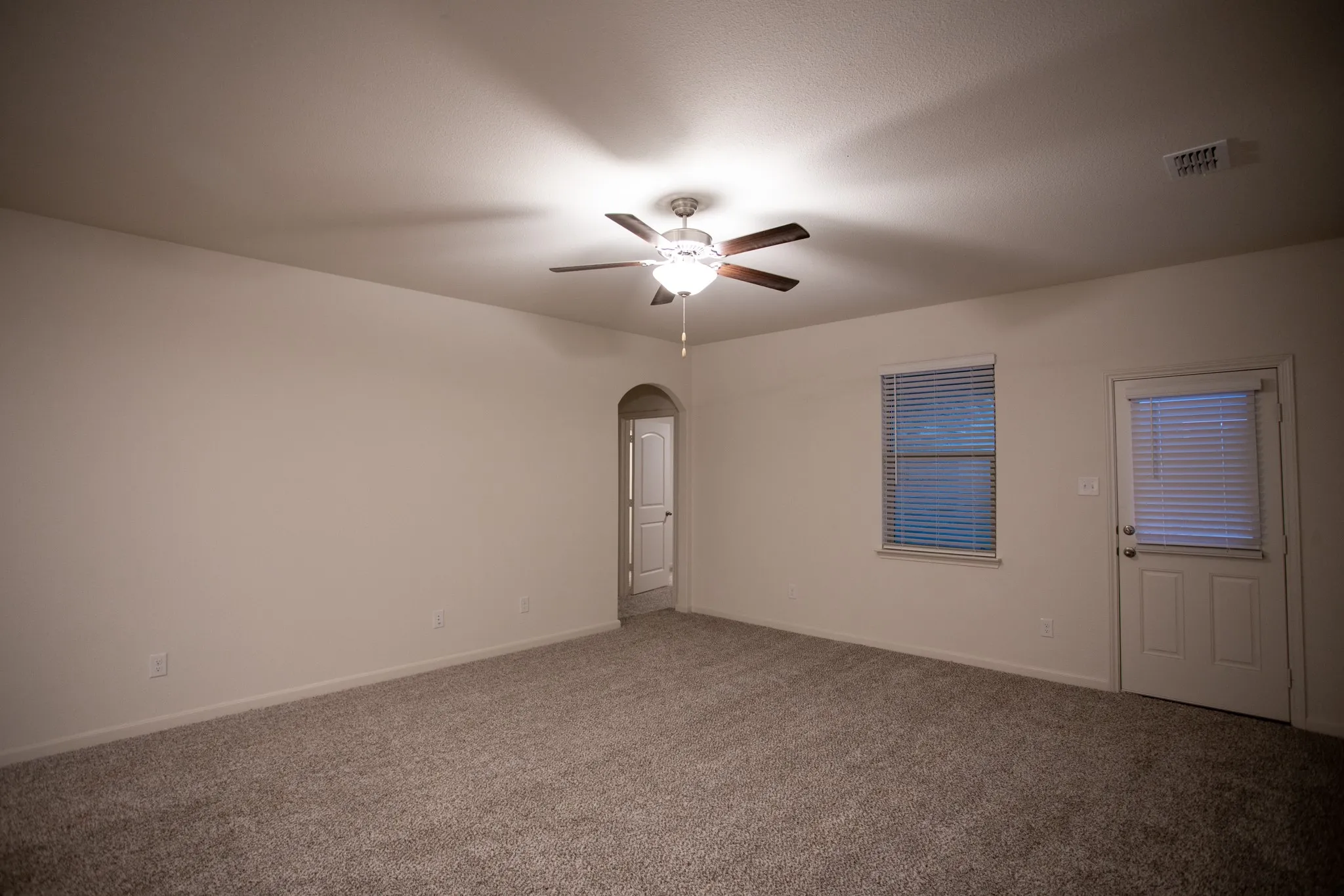 Single Family Residence For Rent in Denton County , 13808 Musselshell Drive, Ponder, Texas 76259, 3 Bedroom, 2 Bathroom, 2 Garage spaces, 1,552 Sqft, built in 2022, mls#21359038, Real Estate Agent in Ponder, Homes For Rent in Denton county, Homes For Rent in Ponder, Realtor in Ponder Texas, Real Estate Brokerage Independent Realty Texas, Luminita Cordes Realtor