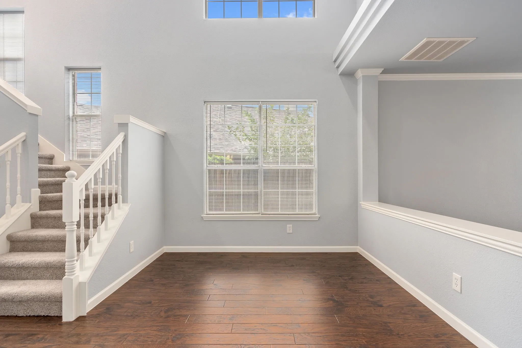 Single Family Residence For Rent in Denton County , 1704 Sandera Court, Flower Mound, Texas 75028, 4 Bedroom, 3 Bathroom, 2 Garage spaces, 2,034 Sqft, built in 1992, mls#21355399, Real Estate Agent in Flower Mound, Homes For Rent in Denton county, Homes For Rent in Flower Mound, Realtor in Flower Mound Texas, Real Estate Brokerage Independent Realty Texas, Luminita Cordes Realtor