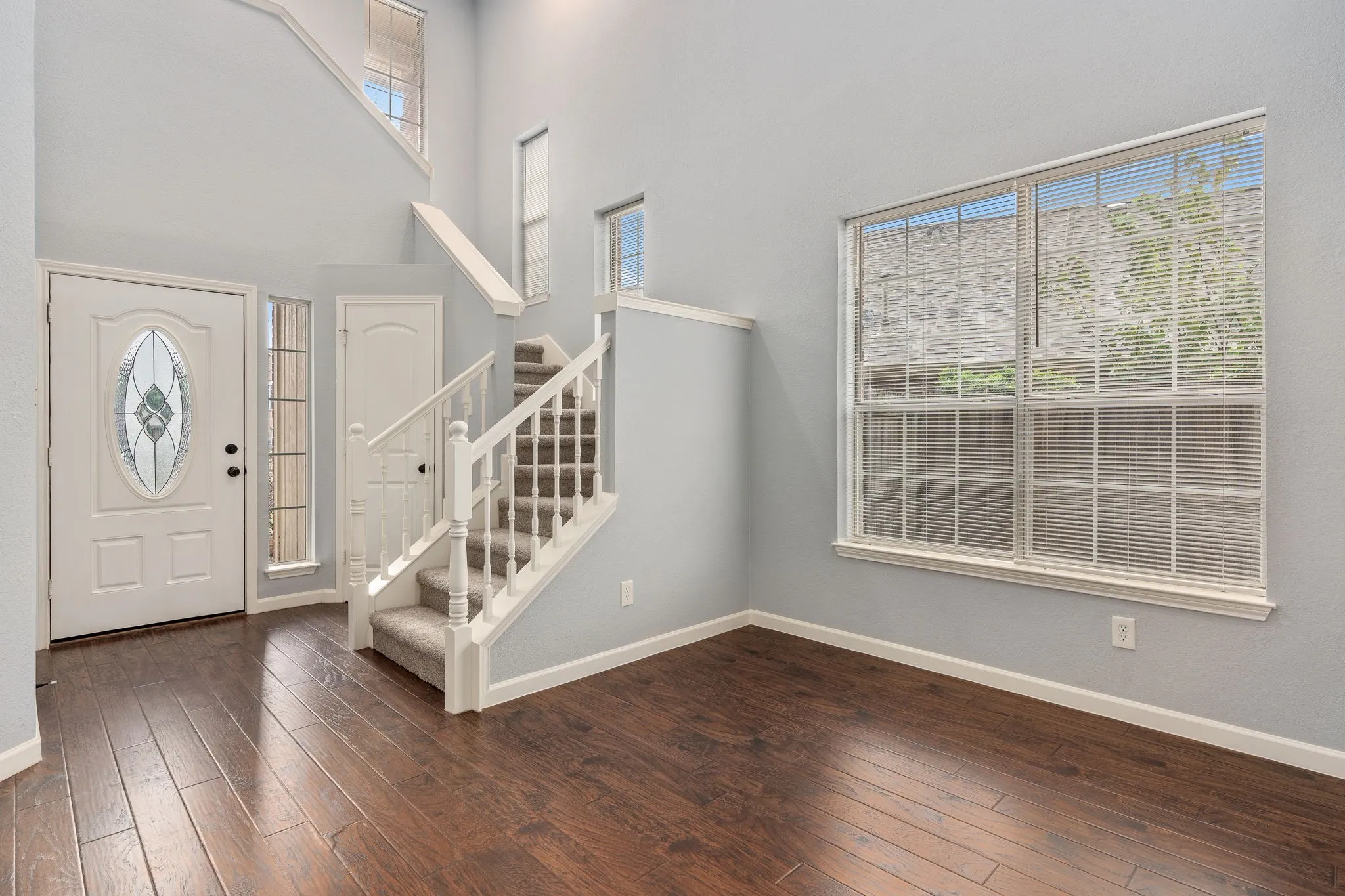 Single Family Residence For Rent in Denton County , 1704 Sandera Court, Flower Mound, Texas 75028, 4 Bedroom, 3 Bathroom, 2 Garage spaces, 2,034 Sqft, built in 1992, mls#21355399, Real Estate Agent in Flower Mound, Homes For Rent in Denton county, Homes For Rent in Flower Mound, Realtor in Flower Mound Texas, Real Estate Brokerage Independent Realty Texas, Luminita Cordes Realtor