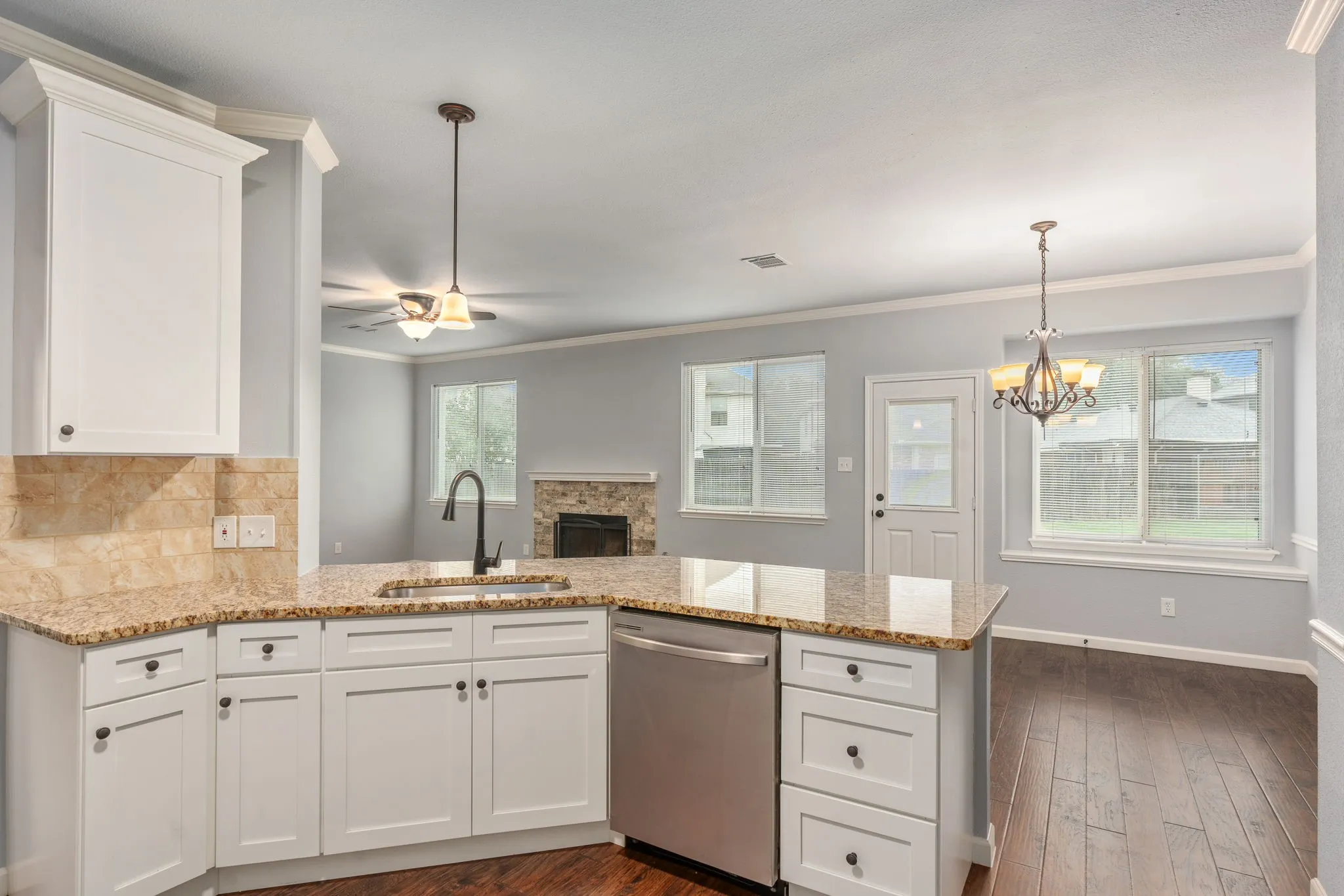 Single Family Residence For Rent in Denton County , 1704 Sandera Court, Flower Mound, Texas 75028, 4 Bedroom, 3 Bathroom, 2 Garage spaces, 2,034 Sqft, built in 1992, mls#21355399, Real Estate Agent in Flower Mound, Homes For Rent in Denton county, Homes For Rent in Flower Mound, Realtor in Flower Mound Texas, Real Estate Brokerage Independent Realty Texas, Luminita Cordes Realtor