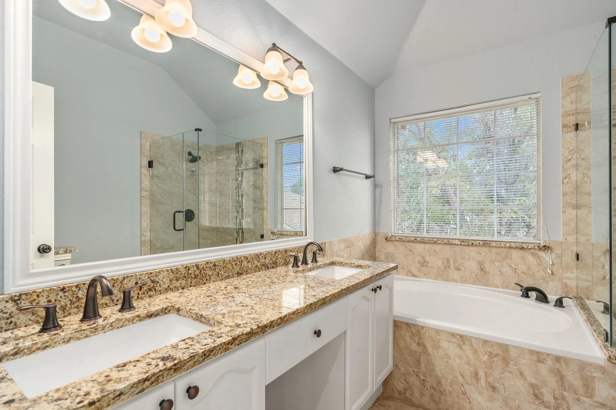 Single Family Residence For Rent in Denton County , 1704 Sandera Court, Flower Mound, Texas 75028, 4 Bedroom, 3 Bathroom, 2 Garage spaces, 2,034 Sqft, built in 1992, mls#21355399, Real Estate Agent in Flower Mound, Homes For Rent in Denton county, Homes For Rent in Flower Mound, Realtor in Flower Mound Texas, Real Estate Brokerage Independent Realty Texas, Luminita Cordes Realtor