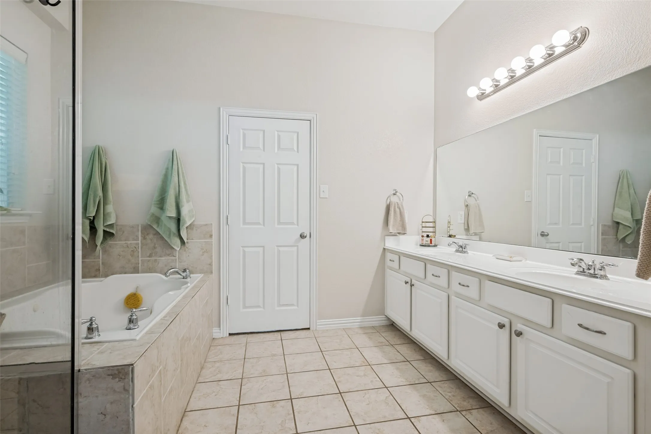 Single Family Residence For Sale in Denton County , 310 Conroe Circle, Argyle, Texas 76226, 4 Bedroom, 3 Bathroom, 2 Garage spaces, 2,493 Sqft, built in 2006, mls#21358030, Real Estate Agent in Argyle, Homes For Sale in Denton county, Homes For Sale in Argyle, Realtor in Argyle Texas, Real Estate Brokerage Independent Realty Texas, Luminita Cordes Realtor
