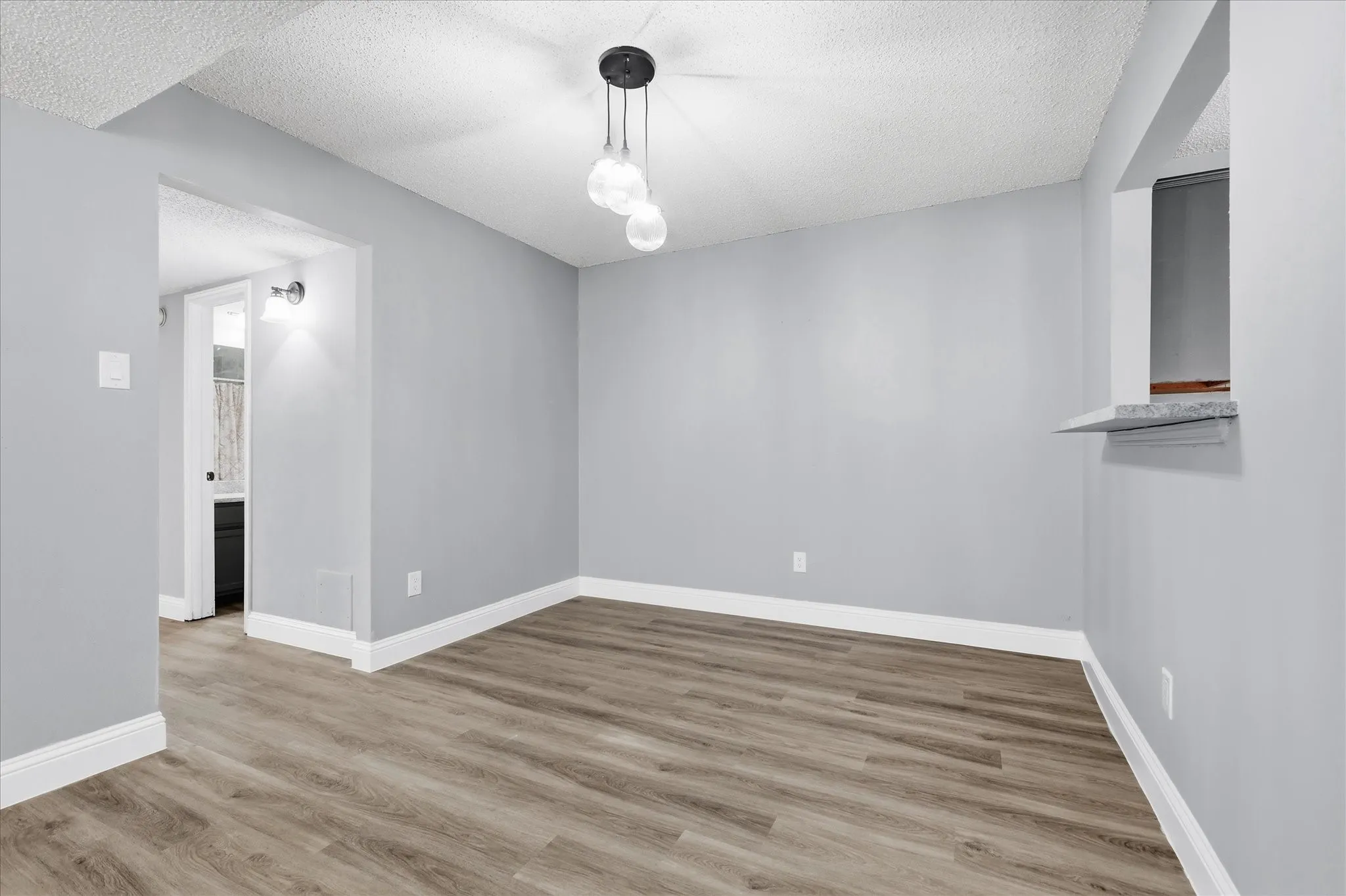 Single Family Residence For Rent in Denton County , 2909 Menlo Park Lane, Carrollton, Texas 75007, 3 Bedroom, 2 Bathroom, 2 Garage spaces, 1,602 Sqft, built in 1986, mls#21356446, Real Estate Agent in Carrollton, Homes For Rent in Denton county, Homes For Rent in Carrollton, Realtor in Carrollton Texas, Real Estate Brokerage Independent Realty Texas, Luminita Cordes Realtor