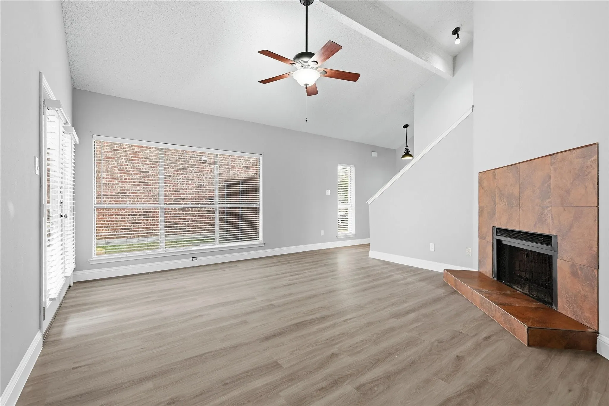 Single Family Residence For Rent in Denton County , 2909 Menlo Park Lane, Carrollton, Texas 75007, 3 Bedroom, 2 Bathroom, 2 Garage spaces, 1,602 Sqft, built in 1986, mls#21356446, Real Estate Agent in Carrollton, Homes For Rent in Denton county, Homes For Rent in Carrollton, Realtor in Carrollton Texas, Real Estate Brokerage Independent Realty Texas, Luminita Cordes Realtor