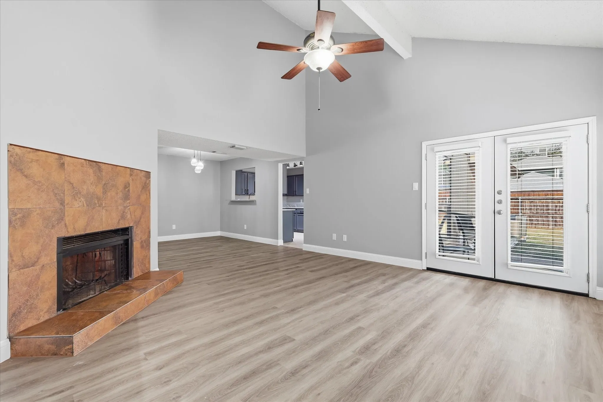Single Family Residence For Rent in Denton County , 2909 Menlo Park Lane, Carrollton, Texas 75007, 3 Bedroom, 2 Bathroom, 2 Garage spaces, 1,602 Sqft, built in 1986, mls#21356446, Real Estate Agent in Carrollton, Homes For Rent in Denton county, Homes For Rent in Carrollton, Realtor in Carrollton Texas, Real Estate Brokerage Independent Realty Texas, Luminita Cordes Realtor
