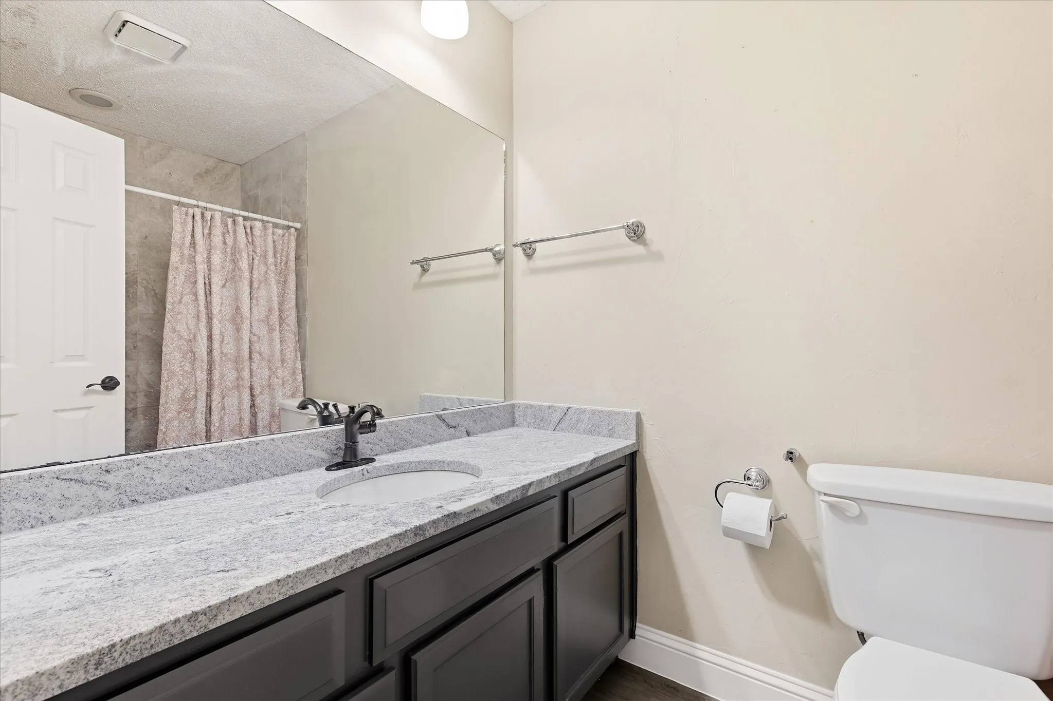 Single Family Residence For Rent in Denton County , 2909 Menlo Park Lane, Carrollton, Texas 75007, 3 Bedroom, 2 Bathroom, 2 Garage spaces, 1,602 Sqft, built in 1986, mls#21356446, Real Estate Agent in Carrollton, Homes For Rent in Denton county, Homes For Rent in Carrollton, Realtor in Carrollton Texas, Real Estate Brokerage Independent Realty Texas, Luminita Cordes Realtor