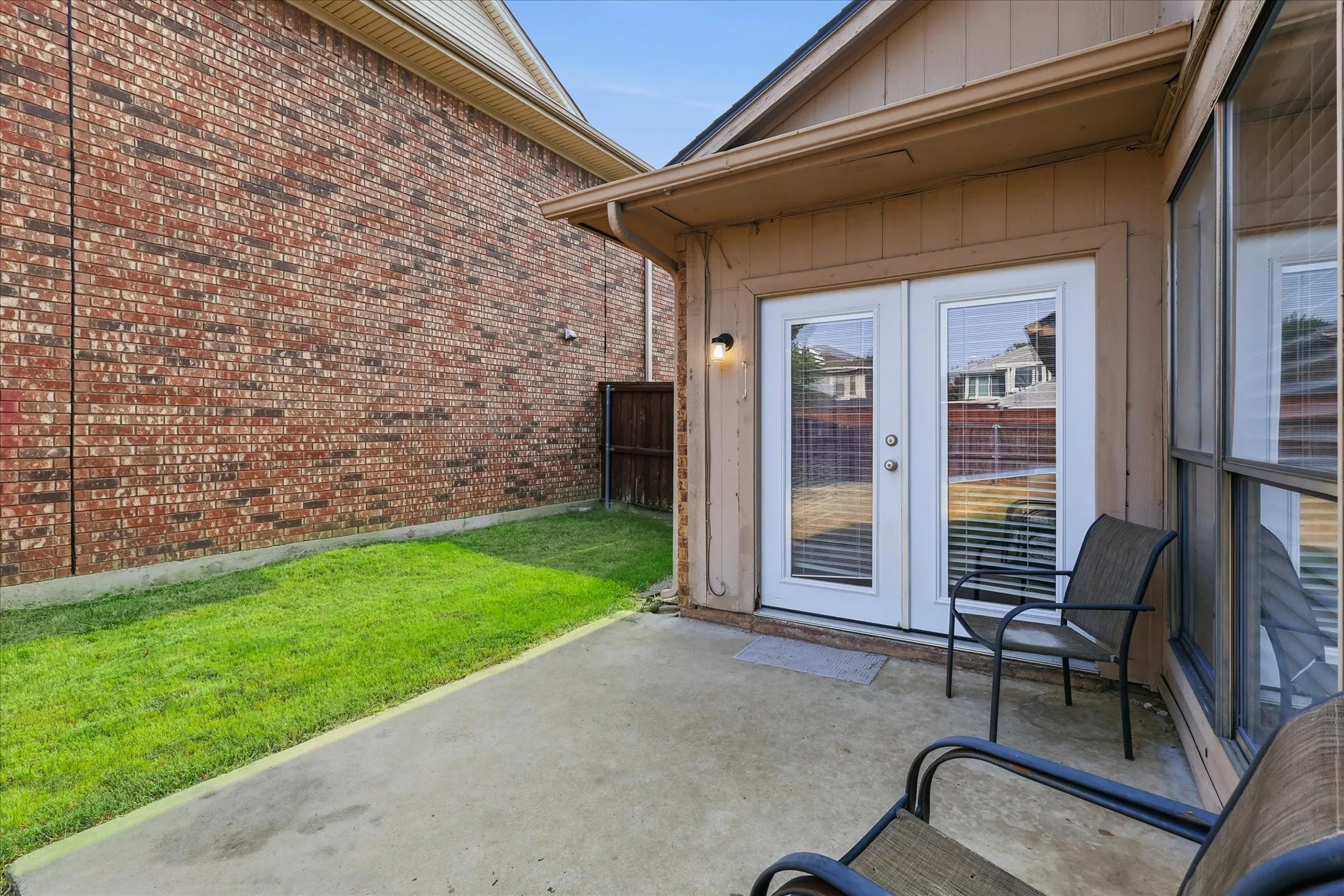 Single Family Residence For Rent in Denton County , 2909 Menlo Park Lane, Carrollton, Texas 75007, 3 Bedroom, 2 Bathroom, 2 Garage spaces, 1,602 Sqft, built in 1986, mls#21356446, Real Estate Agent in Carrollton, Homes For Rent in Denton county, Homes For Rent in Carrollton, Realtor in Carrollton Texas, Real Estate Brokerage Independent Realty Texas, Luminita Cordes Realtor
