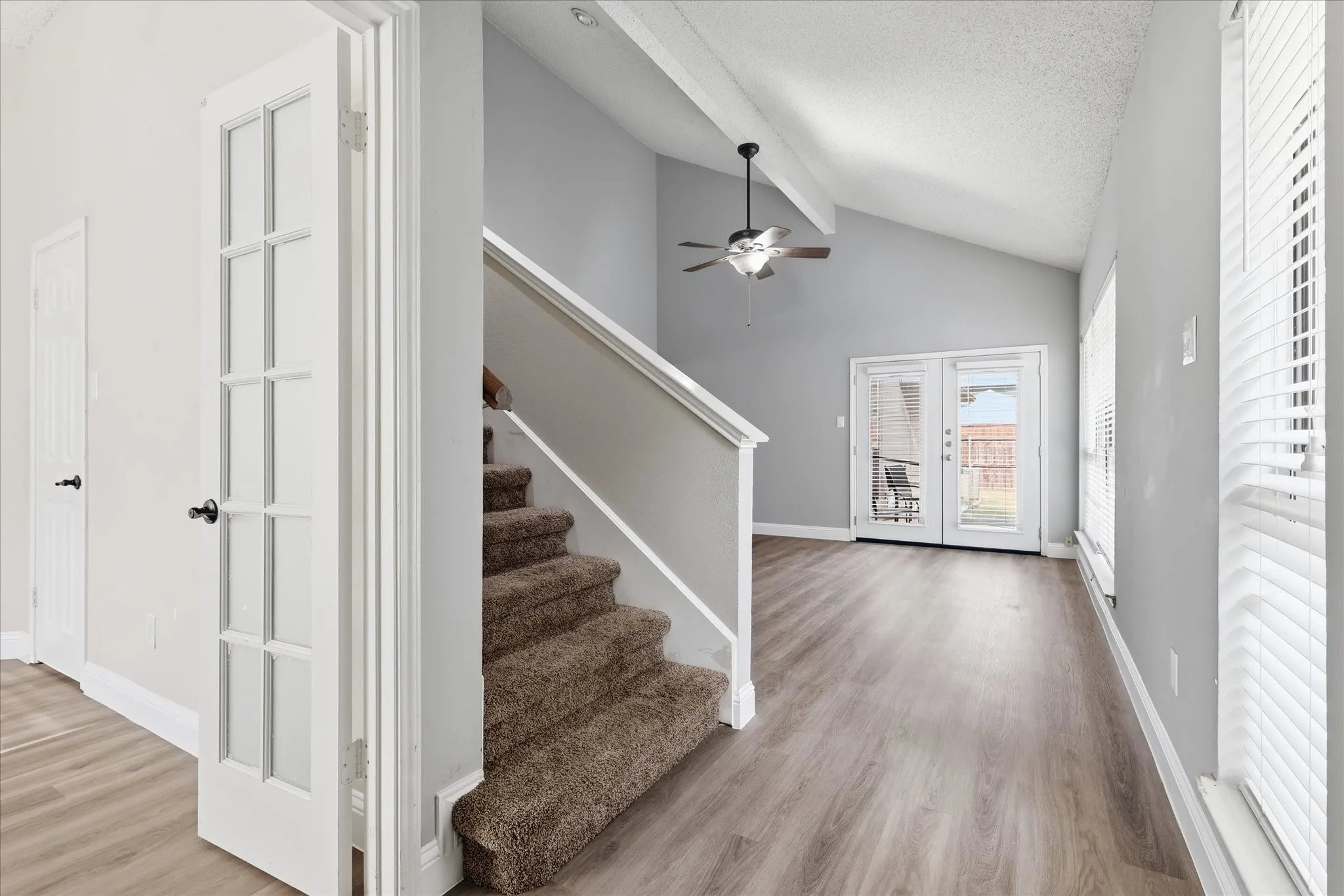 Single Family Residence For Rent in Denton County , 2909 Menlo Park Lane, Carrollton, Texas 75007, 3 Bedroom, 2 Bathroom, 2 Garage spaces, 1,602 Sqft, built in 1986, mls#21356446, Real Estate Agent in Carrollton, Homes For Rent in Denton county, Homes For Rent in Carrollton, Realtor in Carrollton Texas, Real Estate Brokerage Independent Realty Texas, Luminita Cordes Realtor