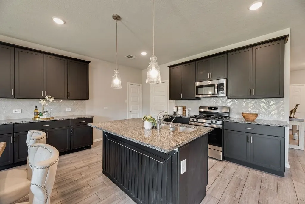 Single Family Residence For Sale in Collin County , 432 Delmar Drive, Princeton, Texas 75407, 5 Bedroom, 3 Bathroom, 2 Garage spaces, 2,398 Sqft, built in 2023, mls#21354182, Real Estate Agent in Princeton, Homes For Sale in Collin county, Homes For Sale in Princeton, Realtor in Princeton Texas, Real Estate Brokerage Independent Realty Texas, Luminita Cordes Realtor