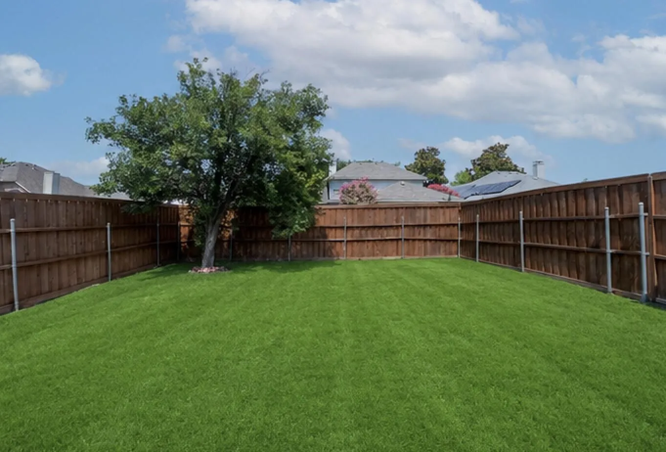 Single Family Residence For Sale in Collin County , 7113 Fieldstone Drive, Frisco, Texas 75034, 4 Bedroom, 3 Bathroom, 2 Garage spaces, 2,926 Sqft, built in 1995, mls#21359059, Real Estate Agent in Frisco, Homes For Sale in Collin county, Homes For Sale in Frisco, Realtor in Frisco Texas, Real Estate Brokerage Independent Realty Texas, Luminita Cordes Realtor