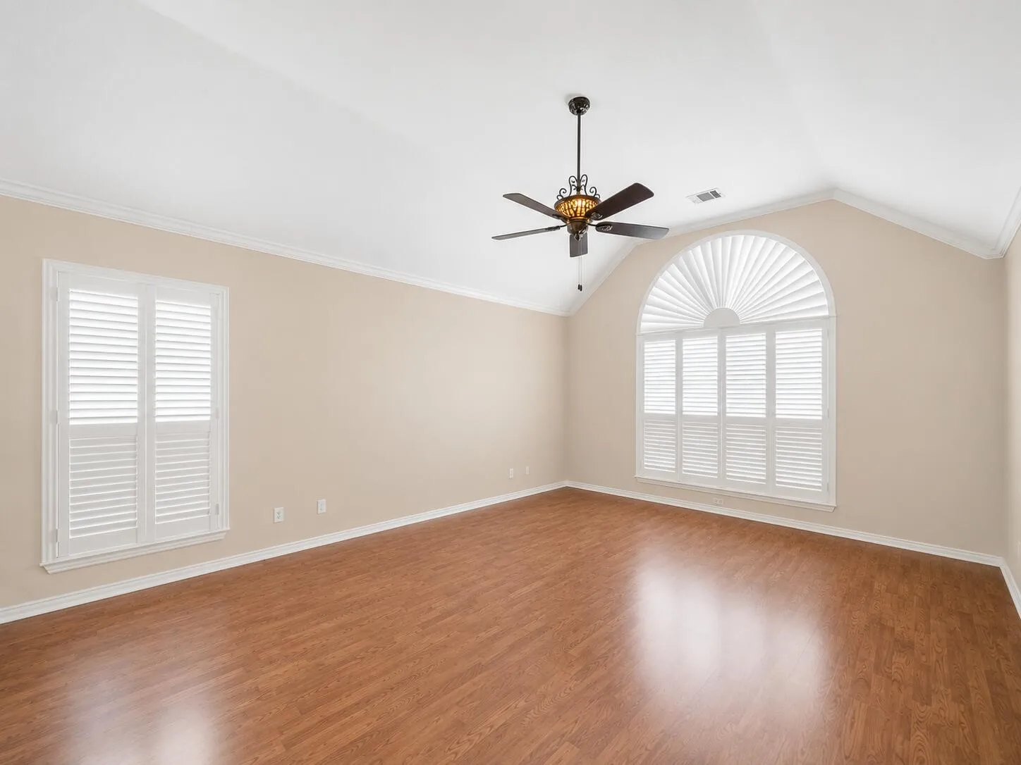 Single Family Residence For Sale in Collin County , 7113 Fieldstone Drive, Frisco, Texas 75034, 4 Bedroom, 3 Bathroom, 2 Garage spaces, 2,926 Sqft, built in 1995, mls#21359059, Real Estate Agent in Frisco, Homes For Sale in Collin county, Homes For Sale in Frisco, Realtor in Frisco Texas, Real Estate Brokerage Independent Realty Texas, Luminita Cordes Realtor