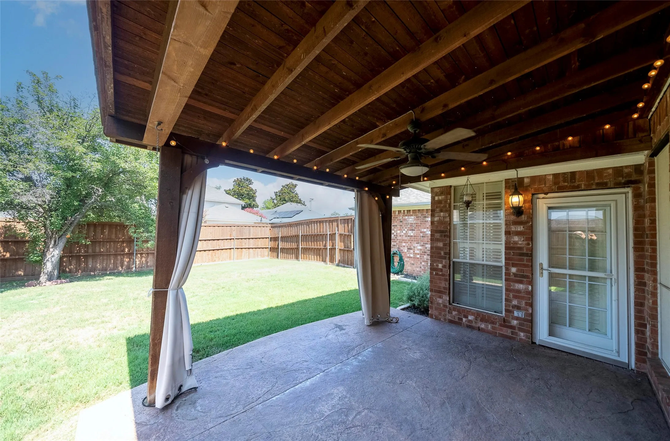 Single Family Residence For Sale in Collin County , 7113 Fieldstone Drive, Frisco, Texas 75034, 4 Bedroom, 3 Bathroom, 2 Garage spaces, 2,926 Sqft, built in 1995, mls#21359059, Real Estate Agent in Frisco, Homes For Sale in Collin county, Homes For Sale in Frisco, Realtor in Frisco Texas, Real Estate Brokerage Independent Realty Texas, Luminita Cordes Realtor