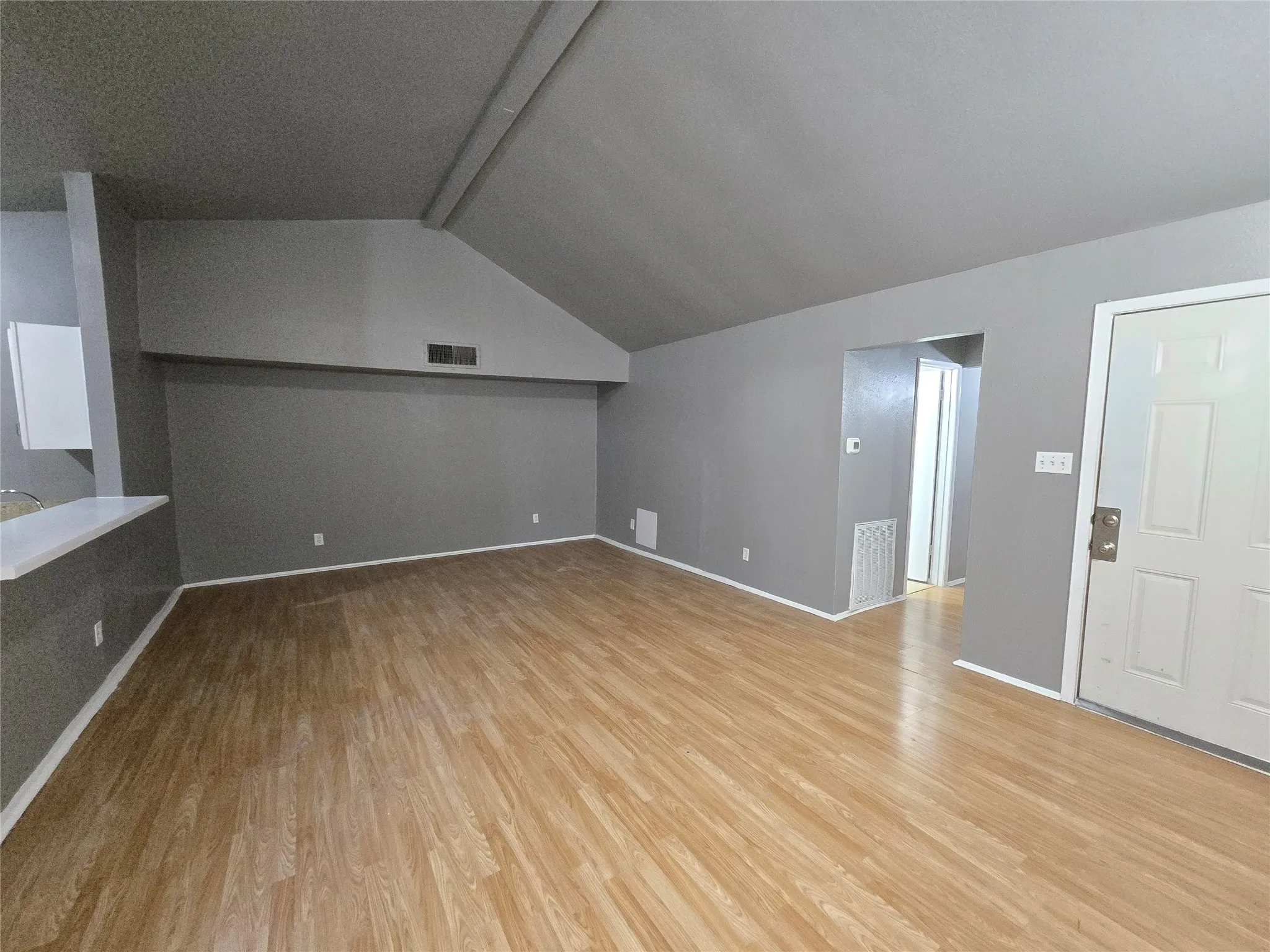 Duplex For Rent in Dallas County , 9571 Gonzales Drive, Dallas, Texas 75227, 2 Bedroom, 2 Bathroom, Garage spaces, 1,259 Sqft, built in 1982, mls#21359058, Real Estate Agent in Dallas, Homes For Rent in Dallas county, Homes For Rent in Dallas, Realtor in Dallas Texas, Real Estate Brokerage Independent Realty Texas, Luminita Cordes Realtor