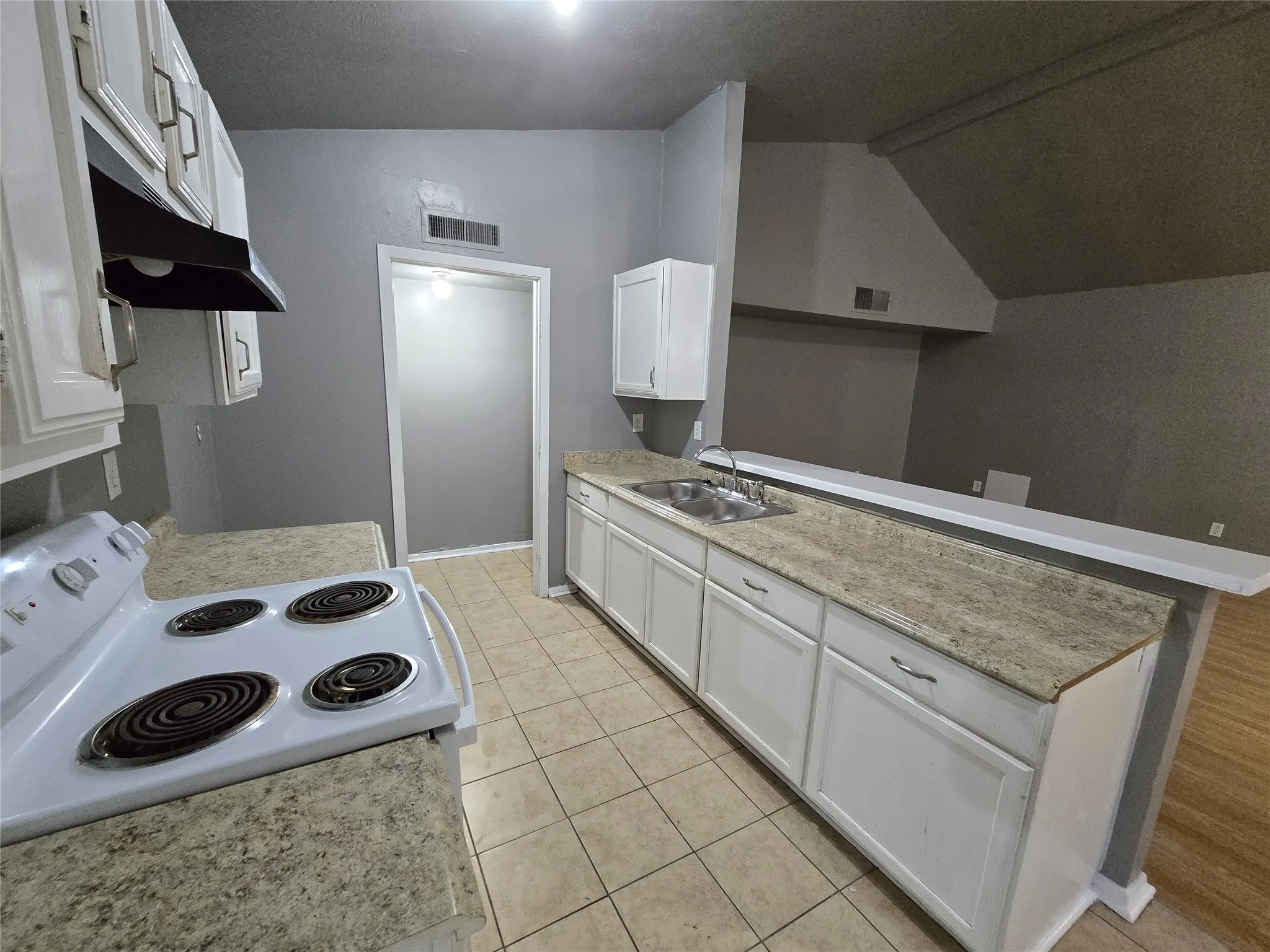 Duplex For Rent in Dallas County , 9571 Gonzales Drive, Dallas, Texas 75227, 2 Bedroom, 2 Bathroom, Garage spaces, 1,259 Sqft, built in 1982, mls#21359058, Real Estate Agent in Dallas, Homes For Rent in Dallas county, Homes For Rent in Dallas, Realtor in Dallas Texas, Real Estate Brokerage Independent Realty Texas, Luminita Cordes Realtor