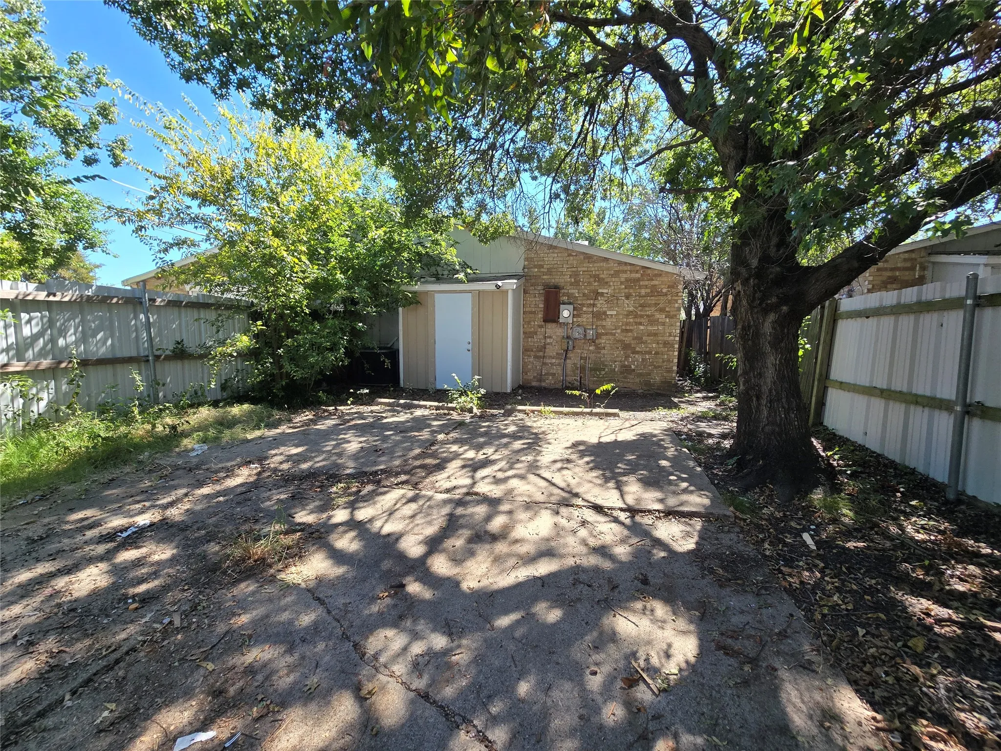 Duplex For Rent in Dallas County , 9571 Gonzales Drive, Dallas, Texas 75227, 2 Bedroom, 2 Bathroom, Garage spaces, 1,259 Sqft, built in 1982, mls#21359058, Real Estate Agent in Dallas, Homes For Rent in Dallas county, Homes For Rent in Dallas, Realtor in Dallas Texas, Real Estate Brokerage Independent Realty Texas, Luminita Cordes Realtor