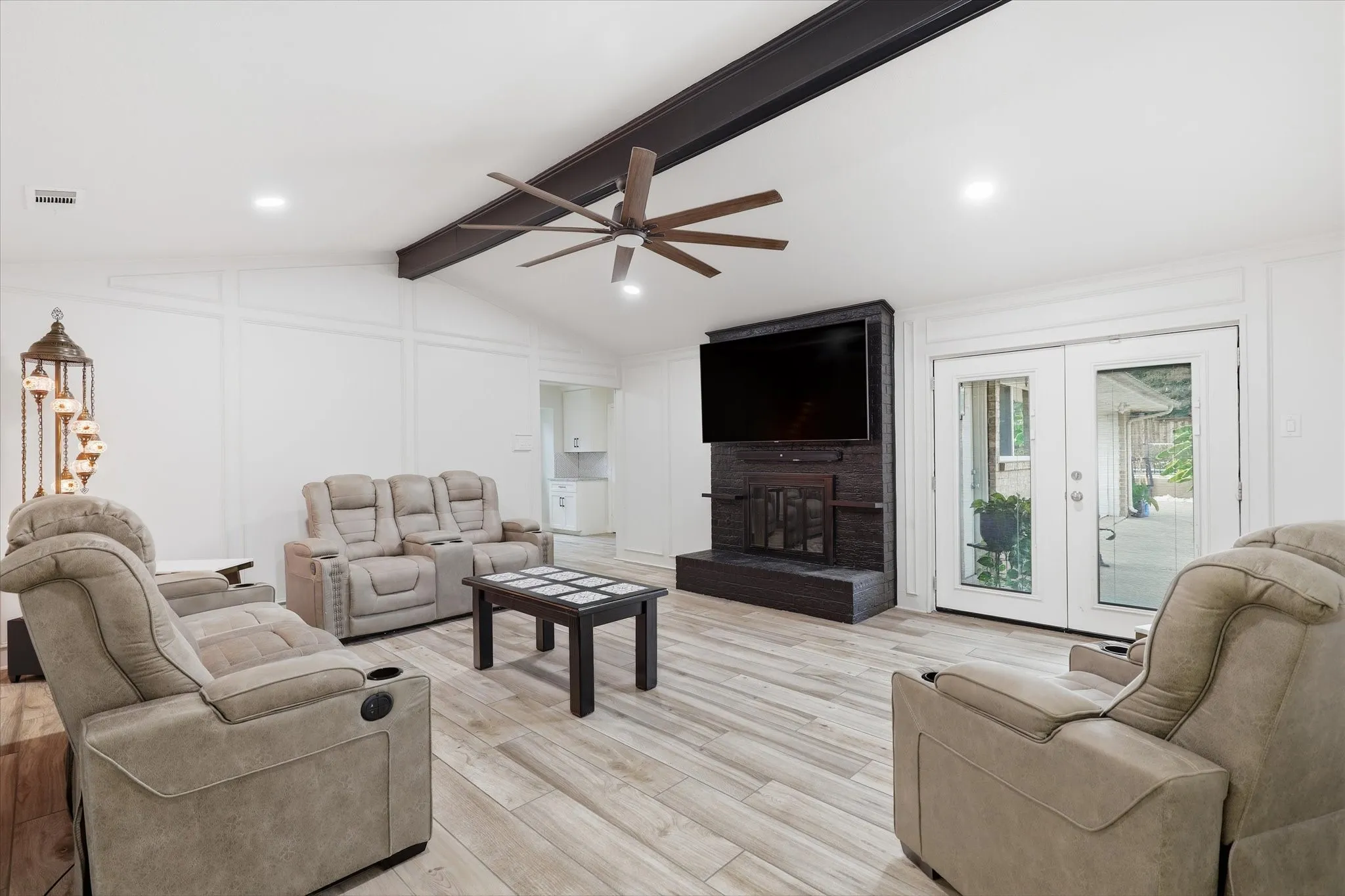 Single Family Residence For Sale in Dallas County , 3506 Valley View Lane, Garland, Texas 75043, 4 Bedroom, 3 Bathroom, 2 Garage spaces, 2,033 Sqft, built in 1974, mls#21357937, Real Estate Agent in Garland, Homes For Sale in Dallas county, Homes For Sale in Garland, Realtor in Garland Texas, Real Estate Brokerage Independent Realty Texas, Luminita Cordes Realtor