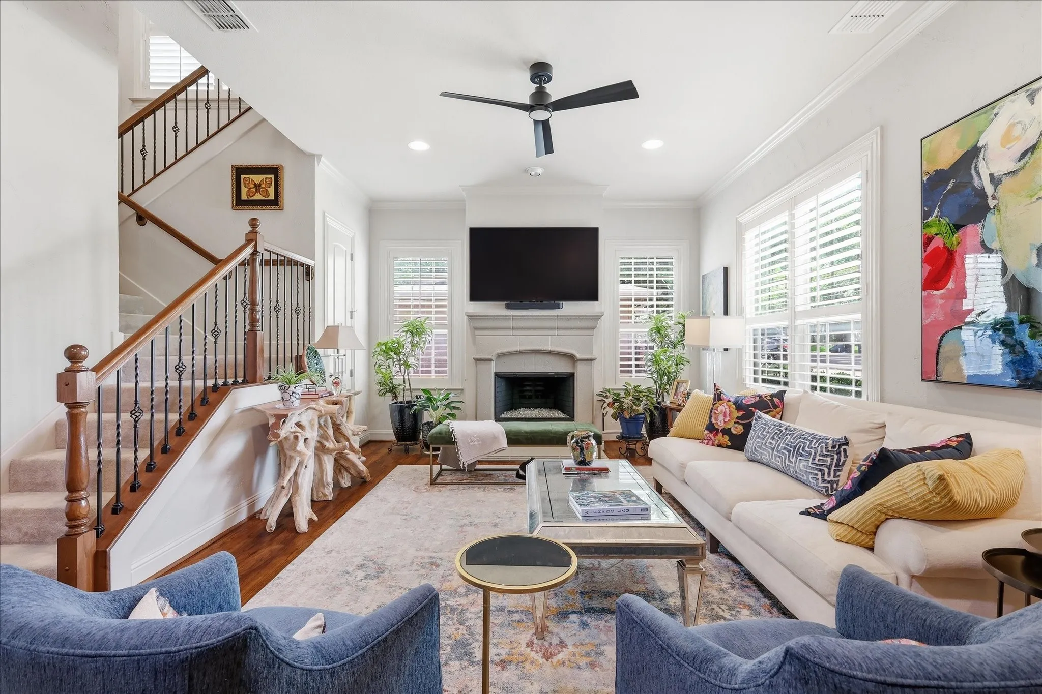 The spacious living room provides plenty of seating!