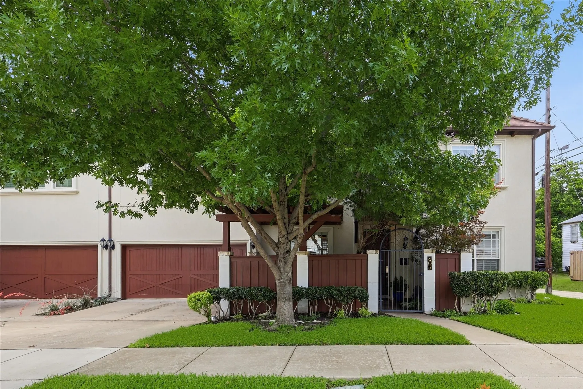 Welcome to 605 Montgomery Street!
