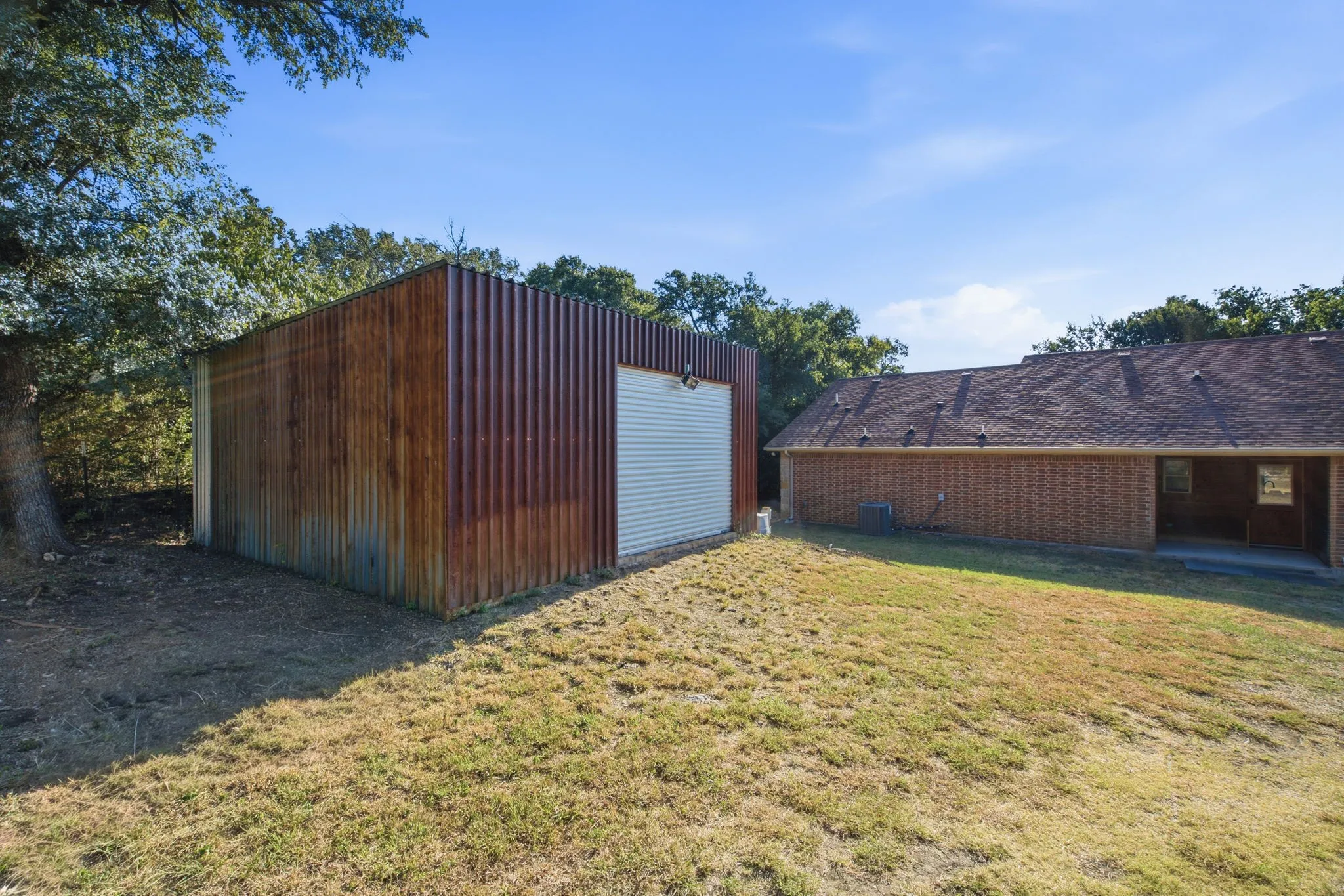 Single Family Residence For Sale in Parker County , 328 Silver Lane, Azle, Texas 76020, 3 Bedroom, 3 Bathroom, Garage spaces, 1,780 Sqft, built in 2013, mls#21358116, Real Estate Agent in Azle, Homes For Sale in Parker county, Homes For Sale in Azle, Realtor in Azle Texas, Real Estate Brokerage Independent Realty Texas, Luminita Cordes Realtor