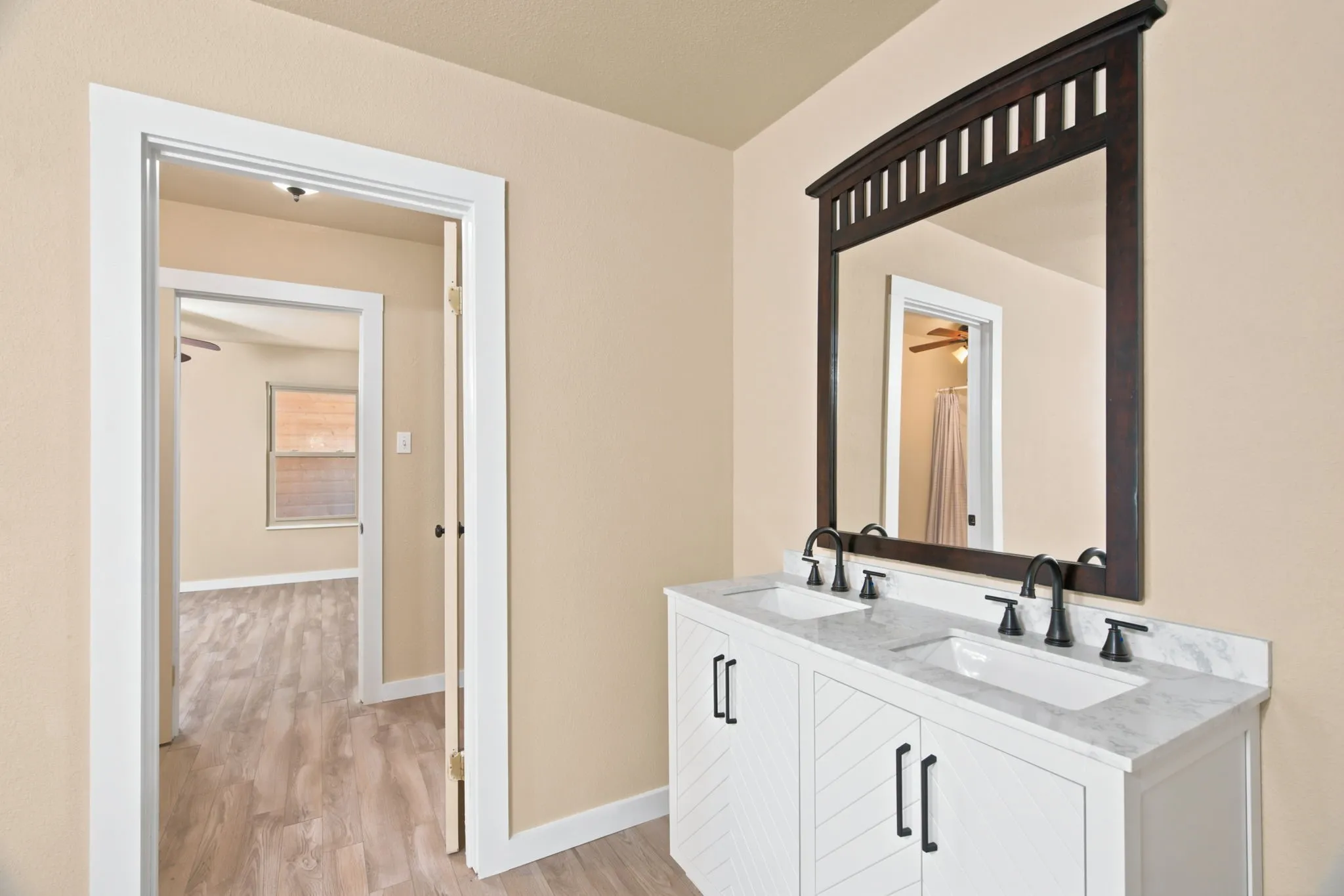 Single Family Residence For Sale in Parker County , 328 Silver Lane, Azle, Texas 76020, 3 Bedroom, 3 Bathroom, Garage spaces, 1,780 Sqft, built in 2013, mls#21358116, Real Estate Agent in Azle, Homes For Sale in Parker county, Homes For Sale in Azle, Realtor in Azle Texas, Real Estate Brokerage Independent Realty Texas, Luminita Cordes Realtor