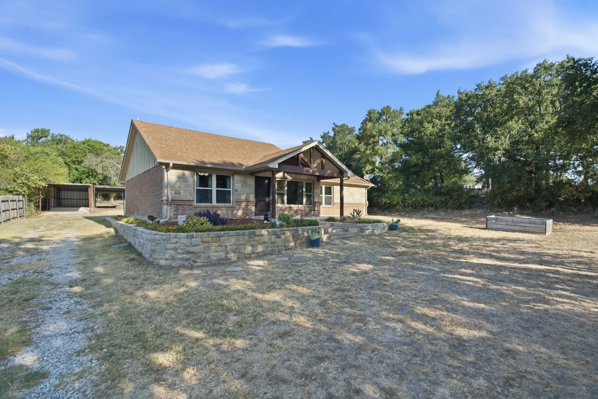 Single Family Residence For Sale in Parker County , 328 Silver Lane, Azle, Texas 76020, 3 Bedroom, 3 Bathroom, Garage spaces, 1,780 Sqft, built in 2013, mls#21358116, Real Estate Agent in Azle, Homes For Sale in Parker county, Homes For Sale in Azle, Realtor in Azle Texas, Real Estate Brokerage Independent Realty Texas, Luminita Cordes Realtor