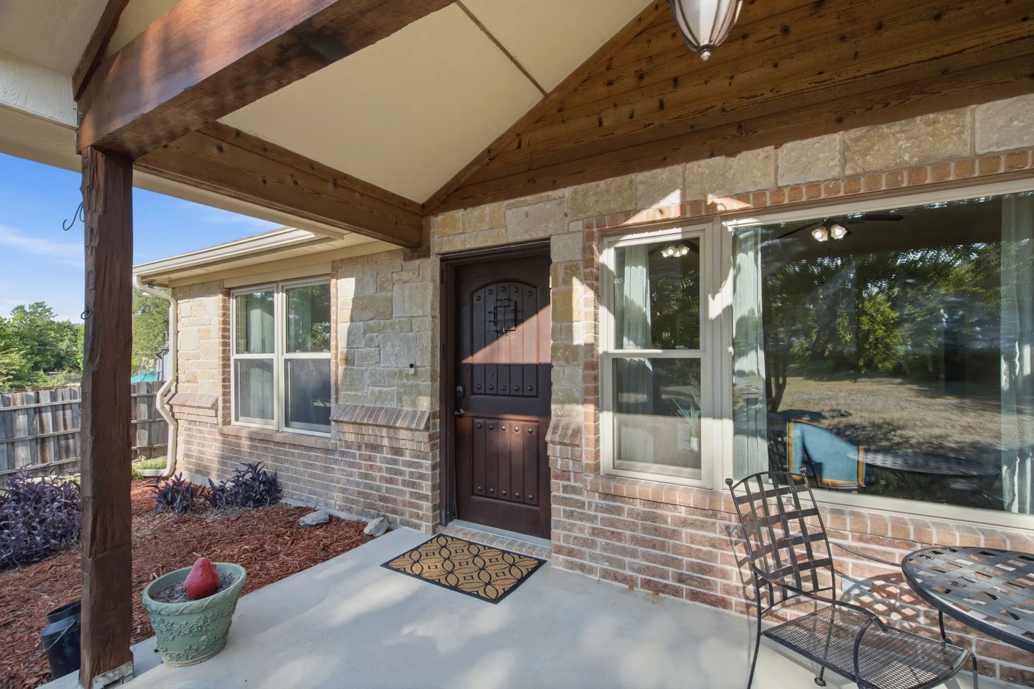 Single Family Residence For Sale in Parker County , 328 Silver Lane, Azle, Texas 76020, 3 Bedroom, 3 Bathroom, Garage spaces, 1,780 Sqft, built in 2013, mls#21358116, Real Estate Agent in Azle, Homes For Sale in Parker county, Homes For Sale in Azle, Realtor in Azle Texas, Real Estate Brokerage Independent Realty Texas, Luminita Cordes Realtor