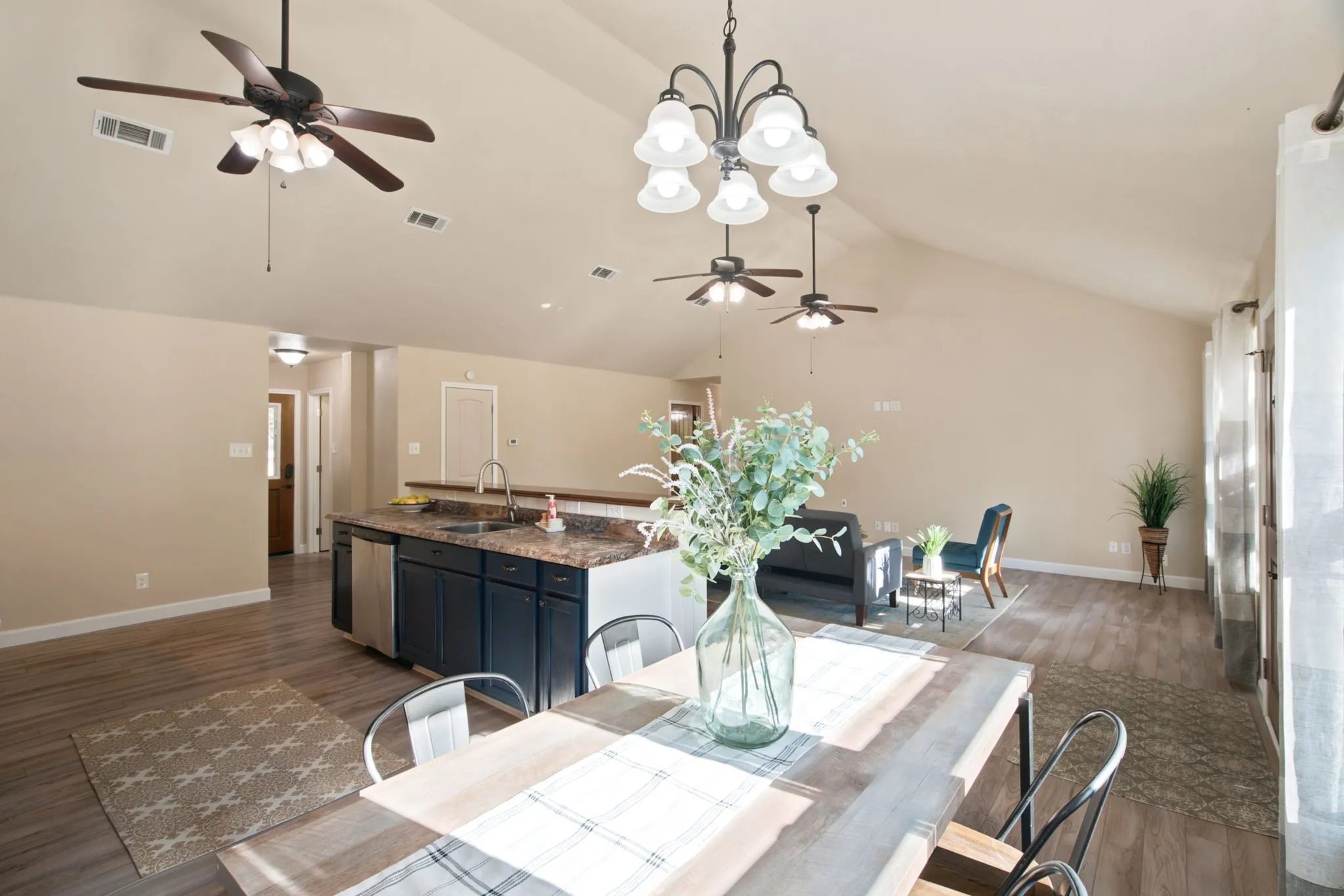Single Family Residence For Sale in Parker County , 328 Silver Lane, Azle, Texas 76020, 3 Bedroom, 3 Bathroom, Garage spaces, 1,780 Sqft, built in 2013, mls#21358116, Real Estate Agent in Azle, Homes For Sale in Parker county, Homes For Sale in Azle, Realtor in Azle Texas, Real Estate Brokerage Independent Realty Texas, Luminita Cordes Realtor