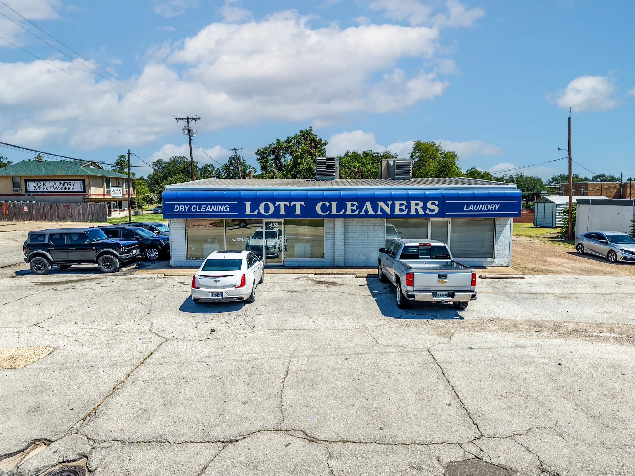 Retail For Sale in Kaufman County , 408 W Moore Avenue, Terrell, Texas 75160, 0, 0, Garage spaces, 0 Sqft, built in 1963, Price $589,000, mls#21358587, Real Estate Agent in Terrell, Homes For Sale in Kaufman county, Homes For Sale in Terrell, Realtor in Terrell Texas, Real Estate Brokerage Independent Realty Texas, Luminita Cordes Realtor