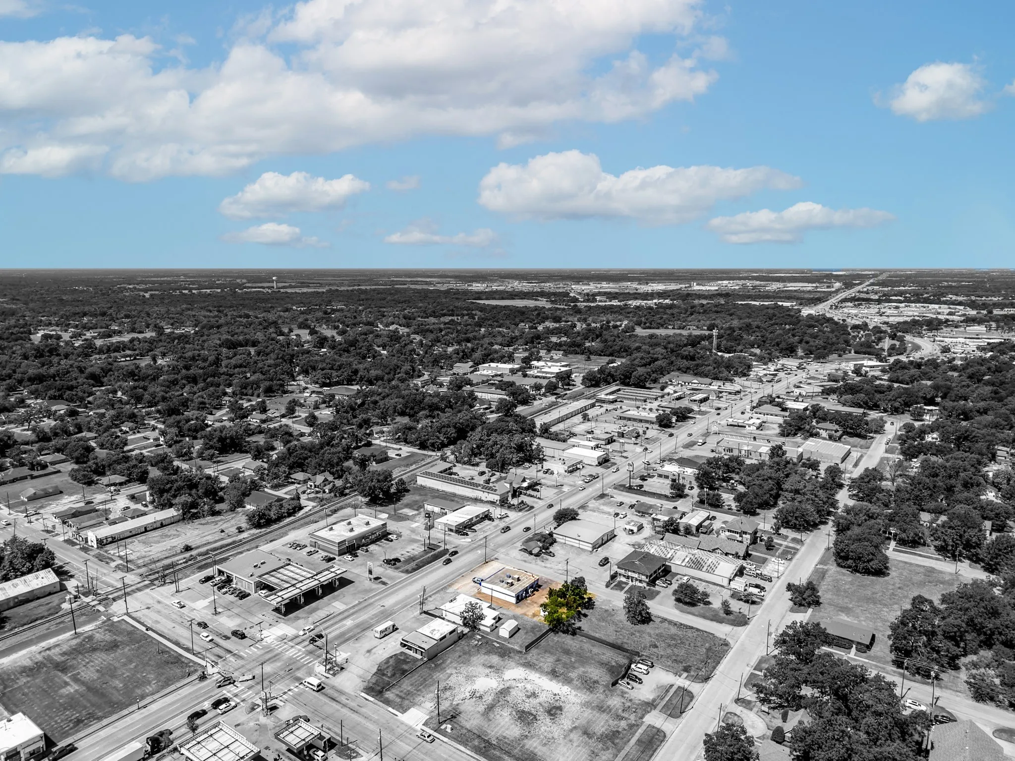 Retail For Sale in Kaufman County , 408 W Moore Avenue, Terrell, Texas 75160, 0, 0, Garage spaces, 0 Sqft, built in 1963, Price $589,000, mls#21358587, Real Estate Agent in Terrell, Homes For Sale in Kaufman county, Homes For Sale in Terrell, Realtor in Terrell Texas, Real Estate Brokerage Independent Realty Texas, Luminita Cordes Realtor