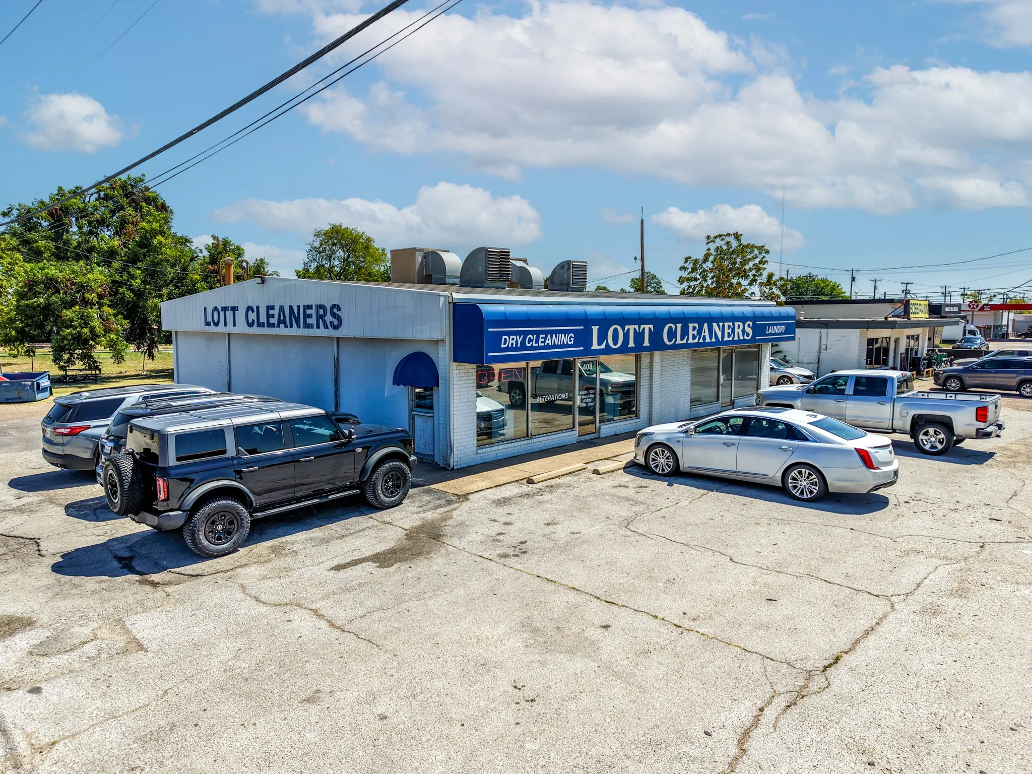 Retail For Sale in Kaufman County , 408 W Moore Avenue, Terrell, Texas 75160, 0, 0, Garage spaces, 0 Sqft, built in 1963, Price $589,000, mls#21358587, Real Estate Agent in Terrell, Homes For Sale in Kaufman county, Homes For Sale in Terrell, Realtor in Terrell Texas, Real Estate Brokerage Independent Realty Texas, Luminita Cordes Realtor