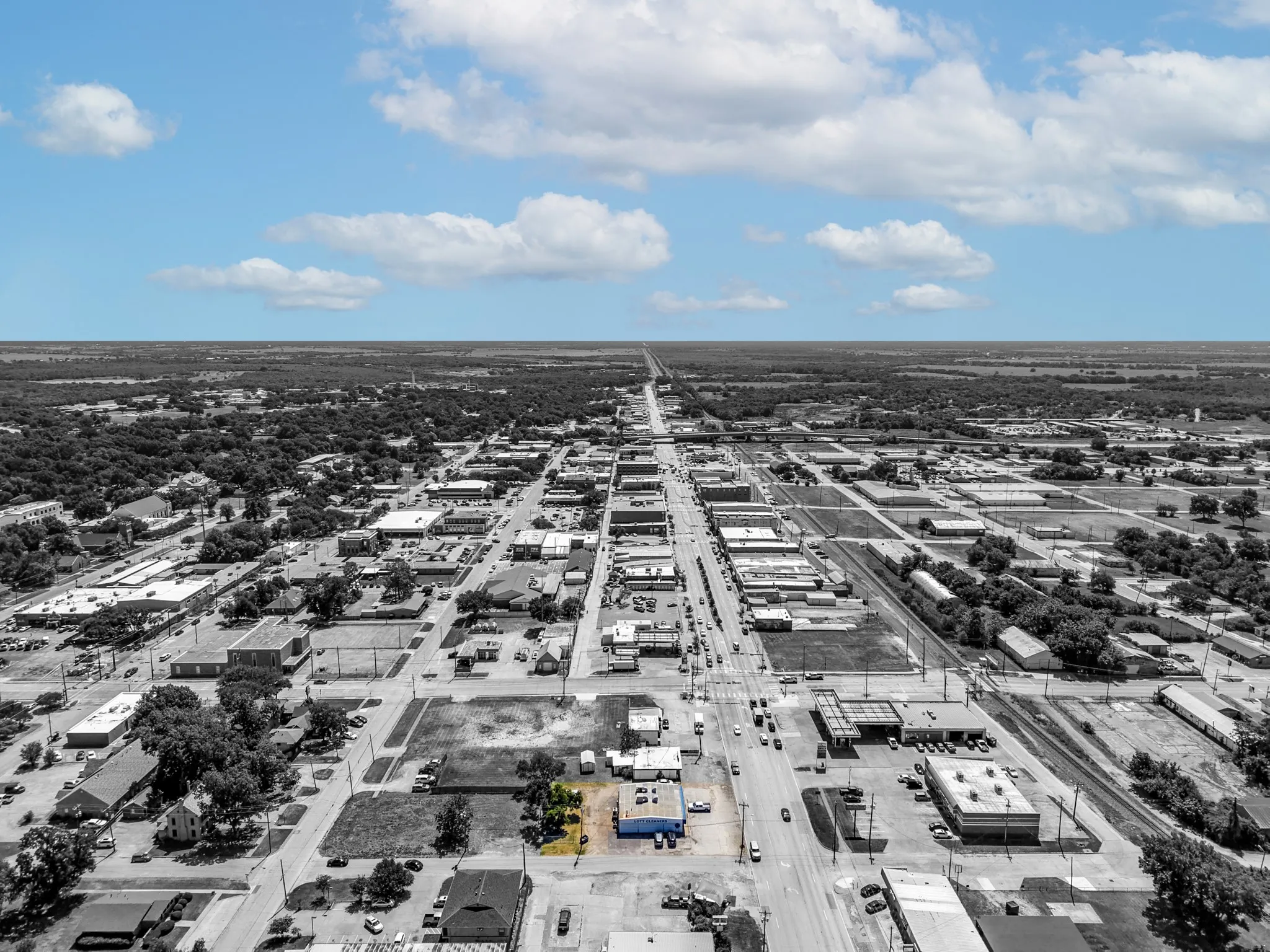 Retail For Sale in Kaufman County , 408 W Moore Avenue, Terrell, Texas 75160, 0, 0, Garage spaces, 0 Sqft, built in 1963, Price $589,000, mls#21358587, Real Estate Agent in Terrell, Homes For Sale in Kaufman county, Homes For Sale in Terrell, Realtor in Terrell Texas, Real Estate Brokerage Independent Realty Texas, Luminita Cordes Realtor