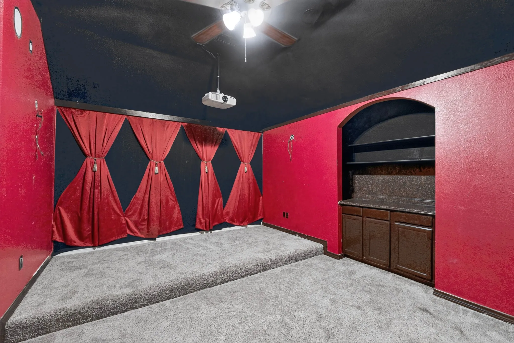 Single Family Residence For Sale in Tarrant County , 5919 Ridgeway Drive, Grand Prairie, Texas 75052, 5 Bedroom, 4 Bathroom, 2 Garage spaces, 3,724 Sqft, built in 2008, mls#21358319, Real Estate Agent in Grand Prairie, Homes For Sale in Tarrant county, Homes For Sale in Grand Prairie, Realtor in Grand Prairie Texas, Real Estate Brokerage Independent Realty Texas, Luminita Cordes Realtor