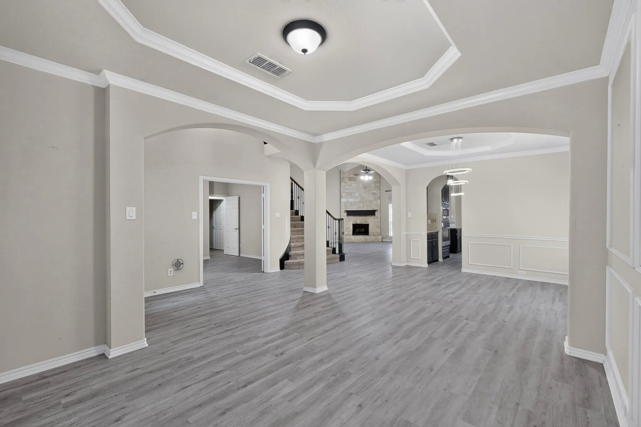 Single Family Residence For Sale in Tarrant County , 5919 Ridgeway Drive, Grand Prairie, Texas 75052, 5 Bedroom, 4 Bathroom, 2 Garage spaces, 3,724 Sqft, built in 2008, mls#21358319, Real Estate Agent in Grand Prairie, Homes For Sale in Tarrant county, Homes For Sale in Grand Prairie, Realtor in Grand Prairie Texas, Real Estate Brokerage Independent Realty Texas, Luminita Cordes Realtor