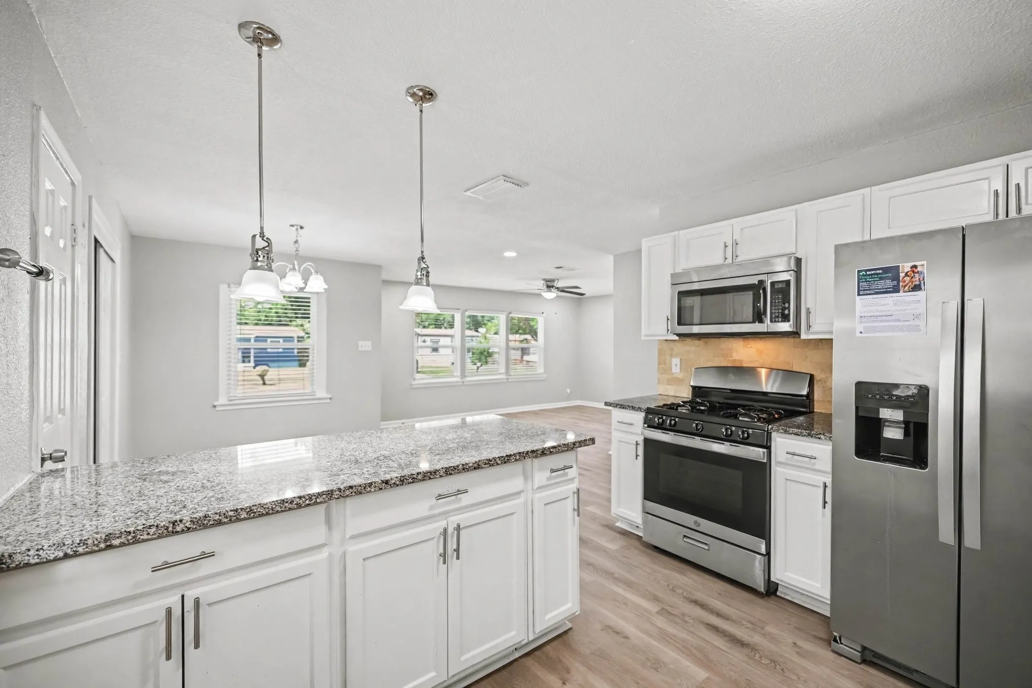 Single Family Residence For Sale in Tarrant County , 2010 Glenhaven Street, Arlington, Texas 76010, 3 Bedroom, 2 Bathroom, 1 Garage spaces, 1,186 Sqft, built in 1953, mls#21356230, Real Estate Agent in Arlington, Homes For Sale in Tarrant county, Homes For Sale in Arlington, Realtor in Arlington Texas, Real Estate Brokerage Independent Realty Texas, Luminita Cordes Realtor